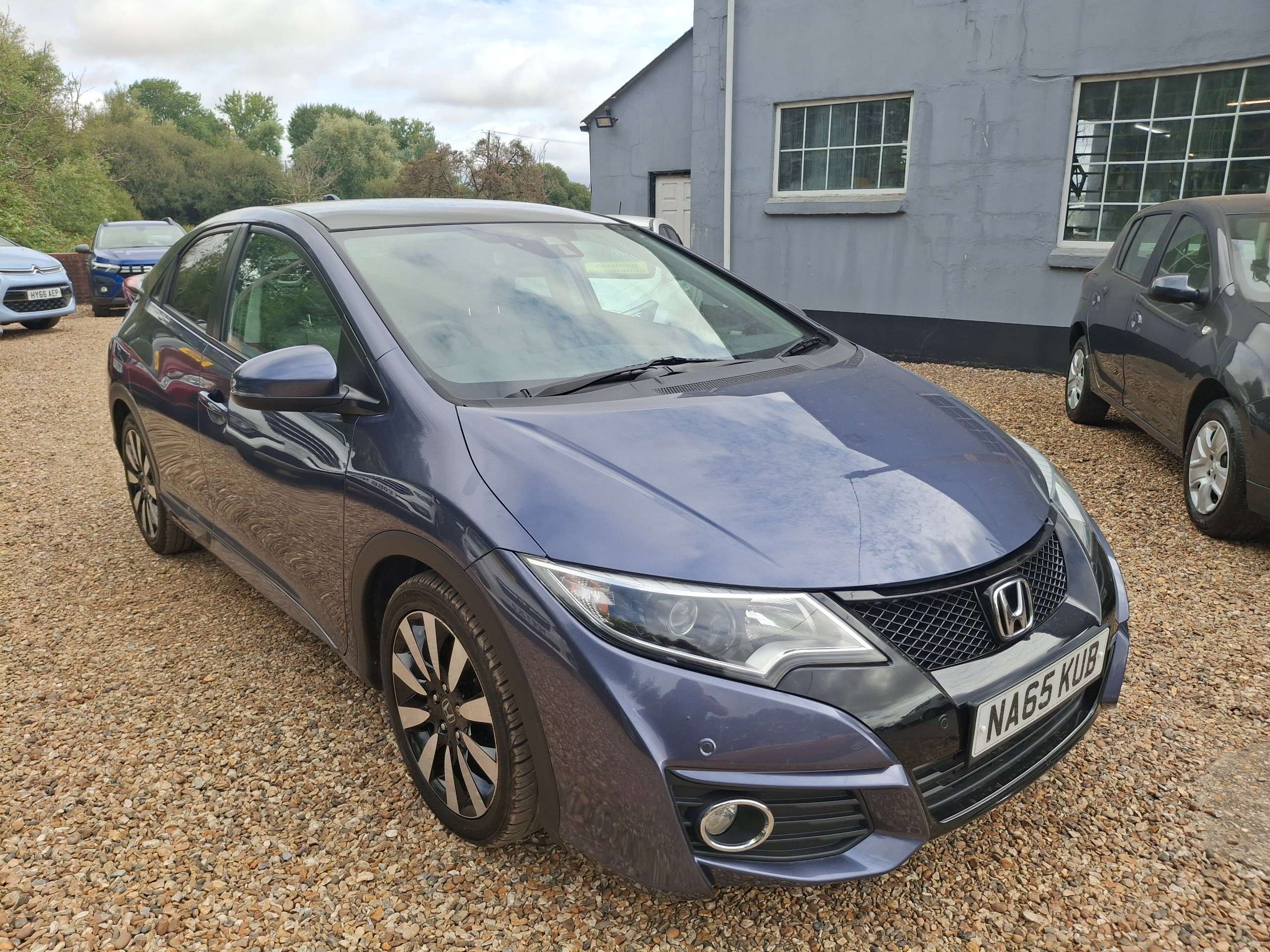 A 2015 HONDA CIVIC 1.8 i-VTEC SR Hatchback 5dr Petrol Manual Euro 6 (s/s) (142 ps) A 2015 HONDA CIVIC 1.8 i-VTEC SR Hatchback 5dr Petrol Manual Euro 6 (s/s) (142 ps)