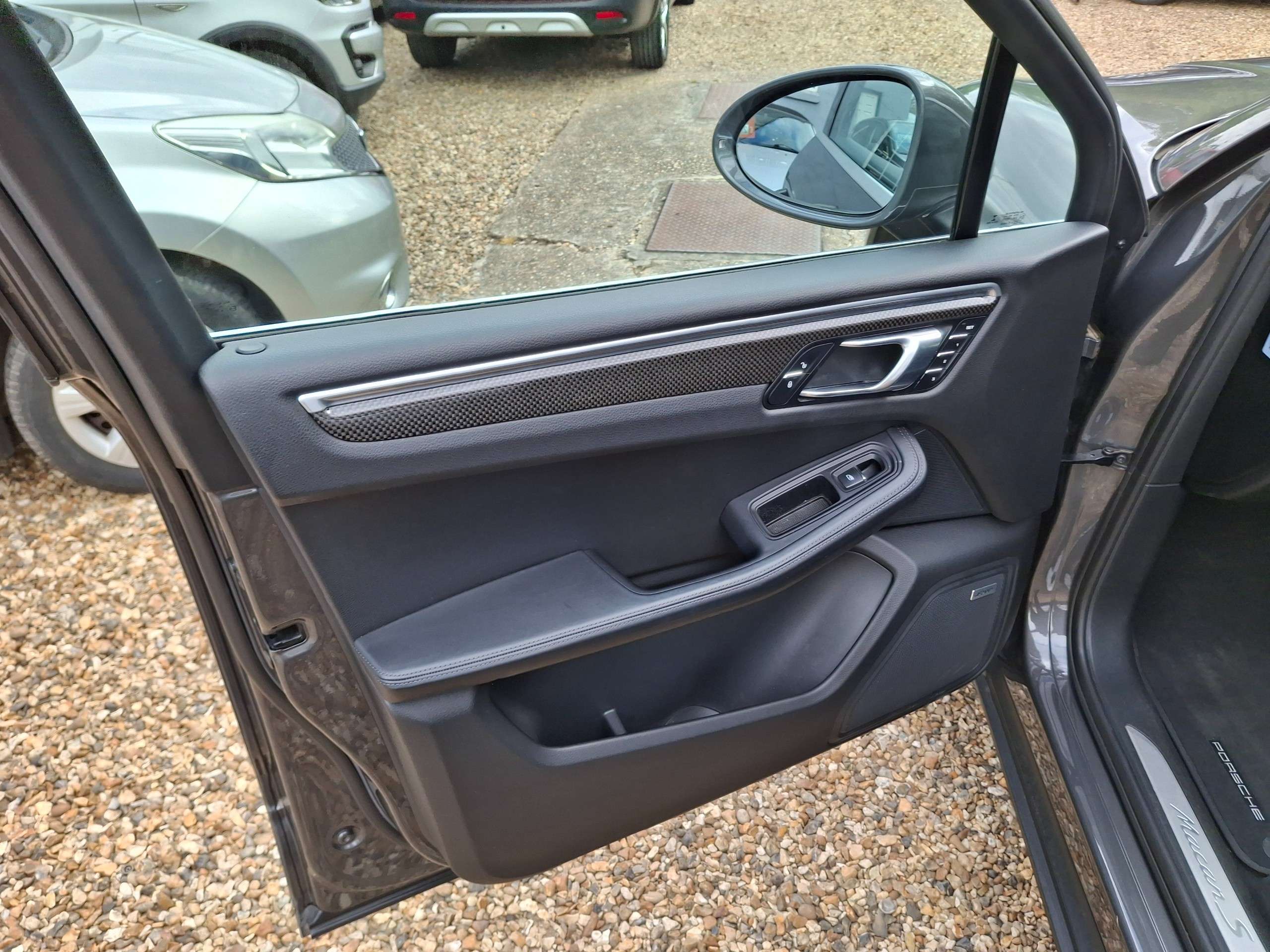 2017 PORSCHE MACAN 2017 PORSCHE MACAN