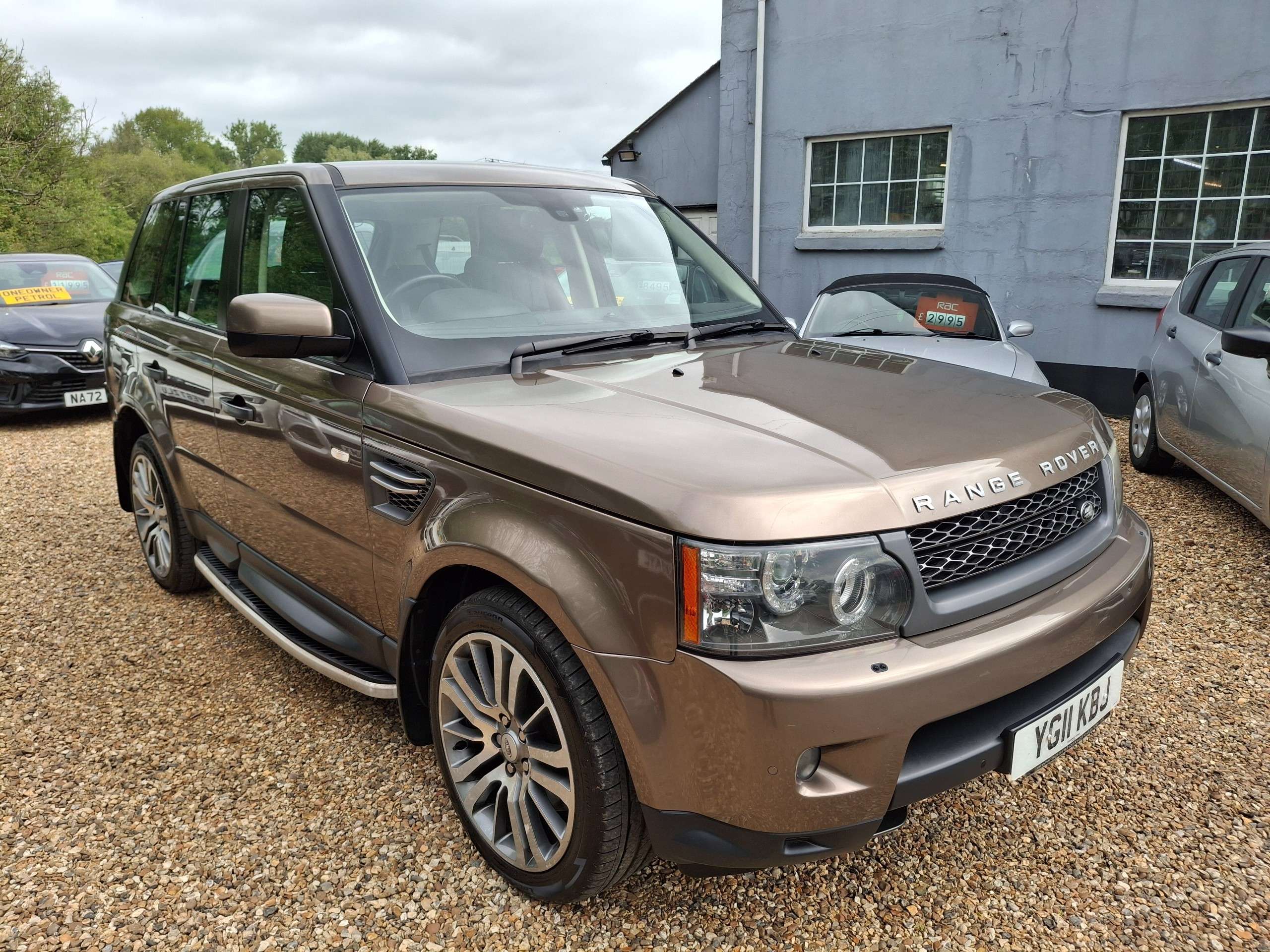 A 2011 LAND ROVER RANGE ROVER SPORT 3.0 TD V6 HSE SUV 5dr Diesel CommandShift 4WD Euro 5 (245 ps) A 2011 LAND ROVER RANGE ROVER SPORT 3.0 TD V6 HSE SUV 5dr Diesel CommandShift 4WD Euro 5 (245 ps)
