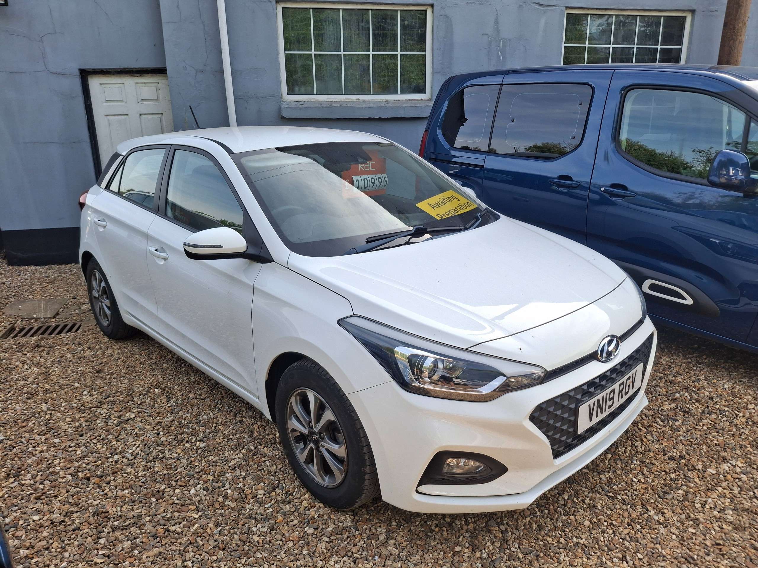 A 2019 HYUNDAI I20 1.2 SE Launch Edition Hatchback 5dr Petrol Manual Euro 6 (s/s) (84 ps) A 2019 HYUNDAI I20 1.2 SE Launch Edition Hatchback 5dr Petrol Manual Euro 6 (s/s) (84 ps)