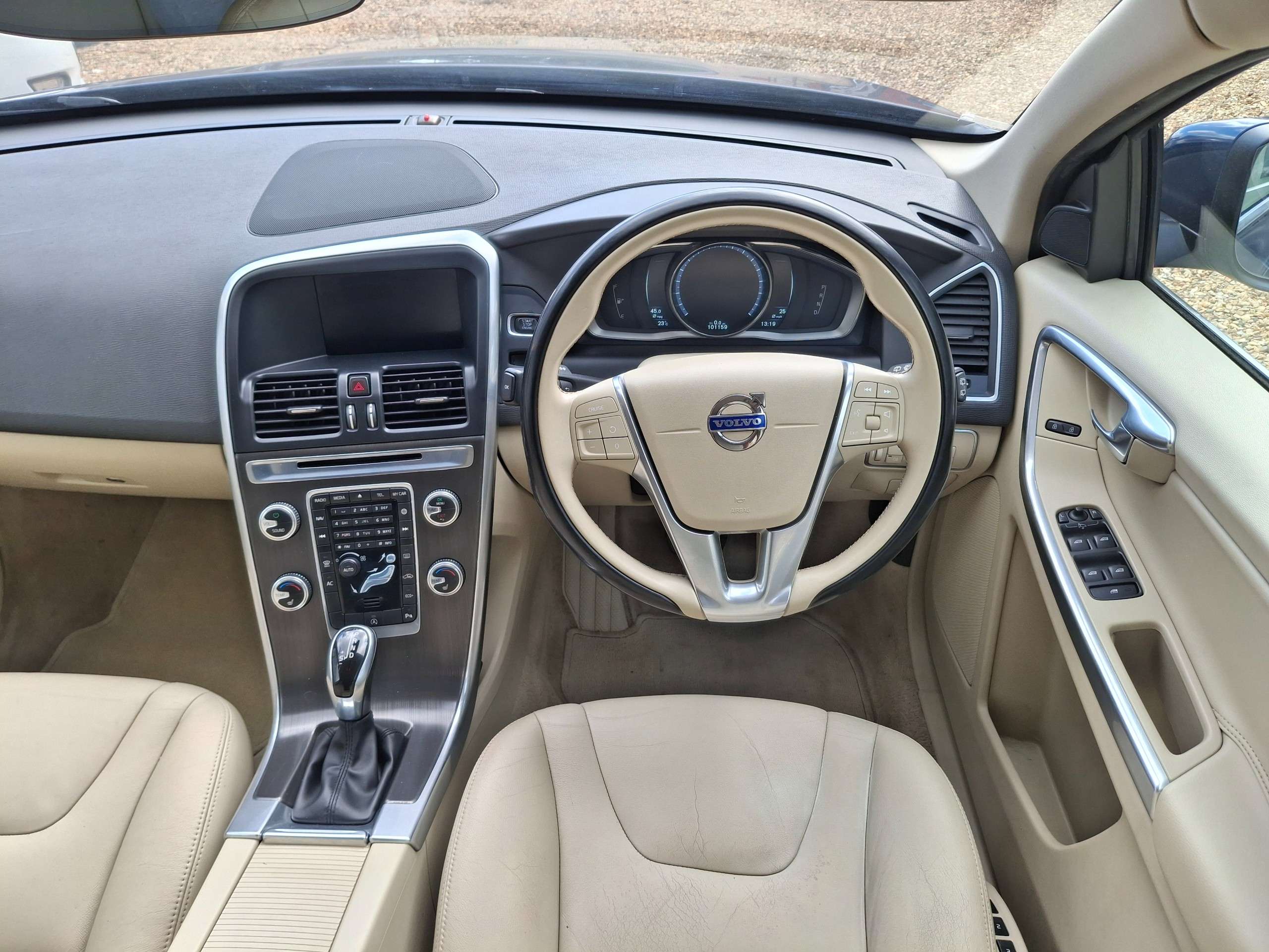 2014 VOLVO XC60 2014 VOLVO XC60
