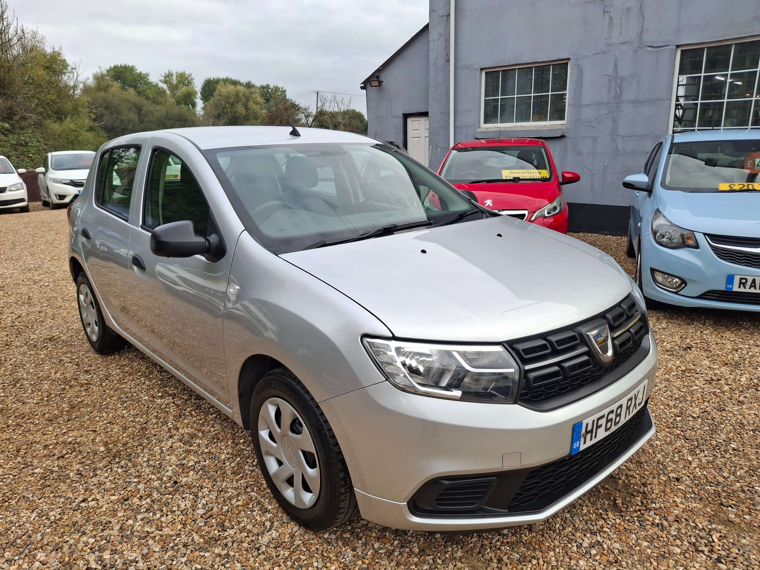 A 2018 DACIA SANDERO 1.0 SCe Ambiance Hatchback 5dr Petrol Manual Euro 6 (75 ps) A 2018 DACIA SANDERO 1.0 SCe Ambiance Hatchback 5dr Petrol Manual Euro 6 (75 ps)