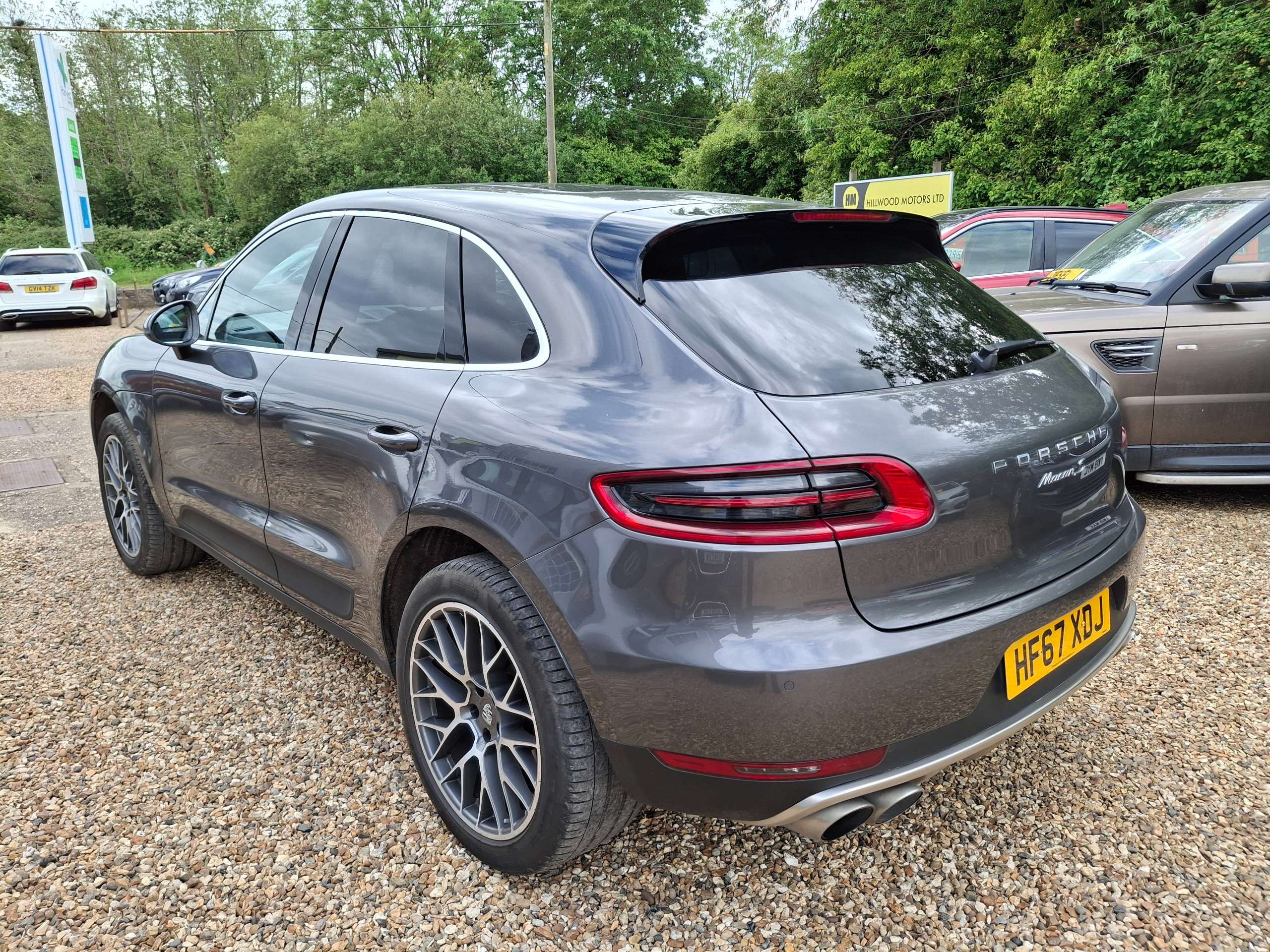 A 2017 PORSCHE MACAN 3.0 V6 S SUV 5dr Petrol PDK 4WD Euro 6 (s/s) (340 ps) A 2017 PORSCHE MACAN 3.0 V6 S SUV 5dr Petrol PDK 4WD Euro 6 (s/s) (340 ps)