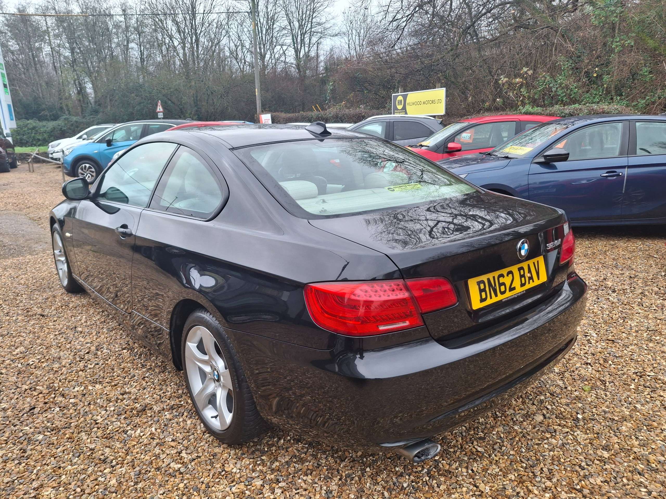 A 2012 BMW 3 SERIES 2.0 320i SE Coupe 2dr Petrol Manual Euro 5 (s/s) (170 ps) A 2012 BMW 3 SERIES 2.0 320i SE Coupe 2dr Petrol Manual Euro 5 (s/s) (170 ps)