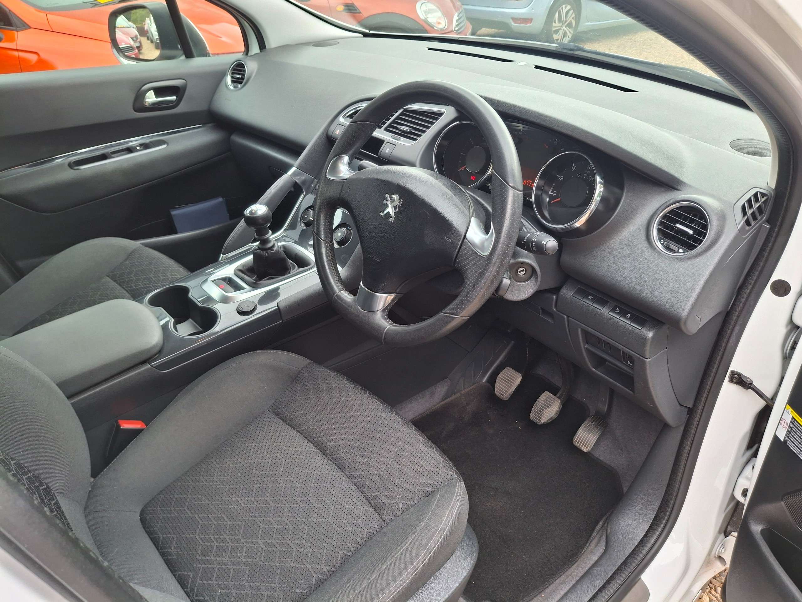 2015 PEUGEOT 3008 2015 PEUGEOT 3008
