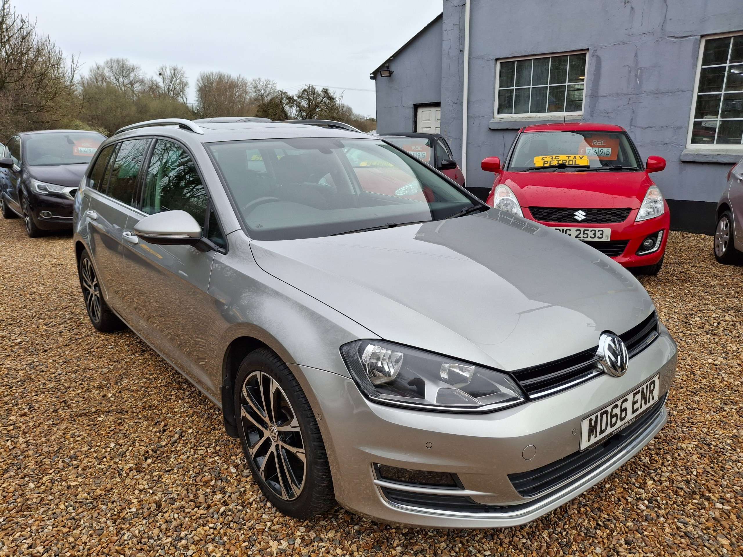 A 2017 VOLKSWAGEN GOLF GT TDI BLUEMOTION TECHNOLOGY DSG A 2017 VOLKSWAGEN GOLF GT TDI BLUEMOTION TECHNOLOGY DSG