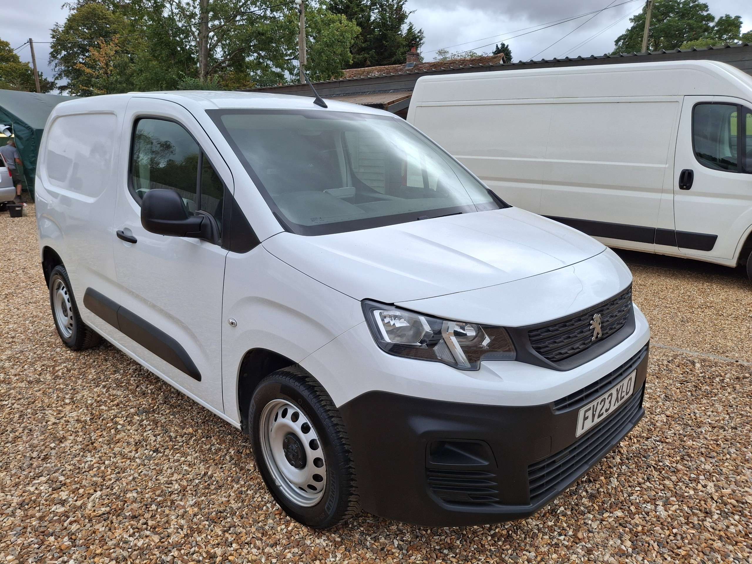 A 2023 PEUGEOT PARTNER 1.5 BlueHDi 1000 Professional Premium + Standard Panel Van 5dr Diesel Manual SWB Euro 6 (s/s) (100 bhp) A 2023 PEUGEOT PARTNER 1.5 BlueHDi 1000 Professional Premium + Standard Panel Van 5dr Diesel Manual SWB Euro 6 (s/s) (100 bhp)