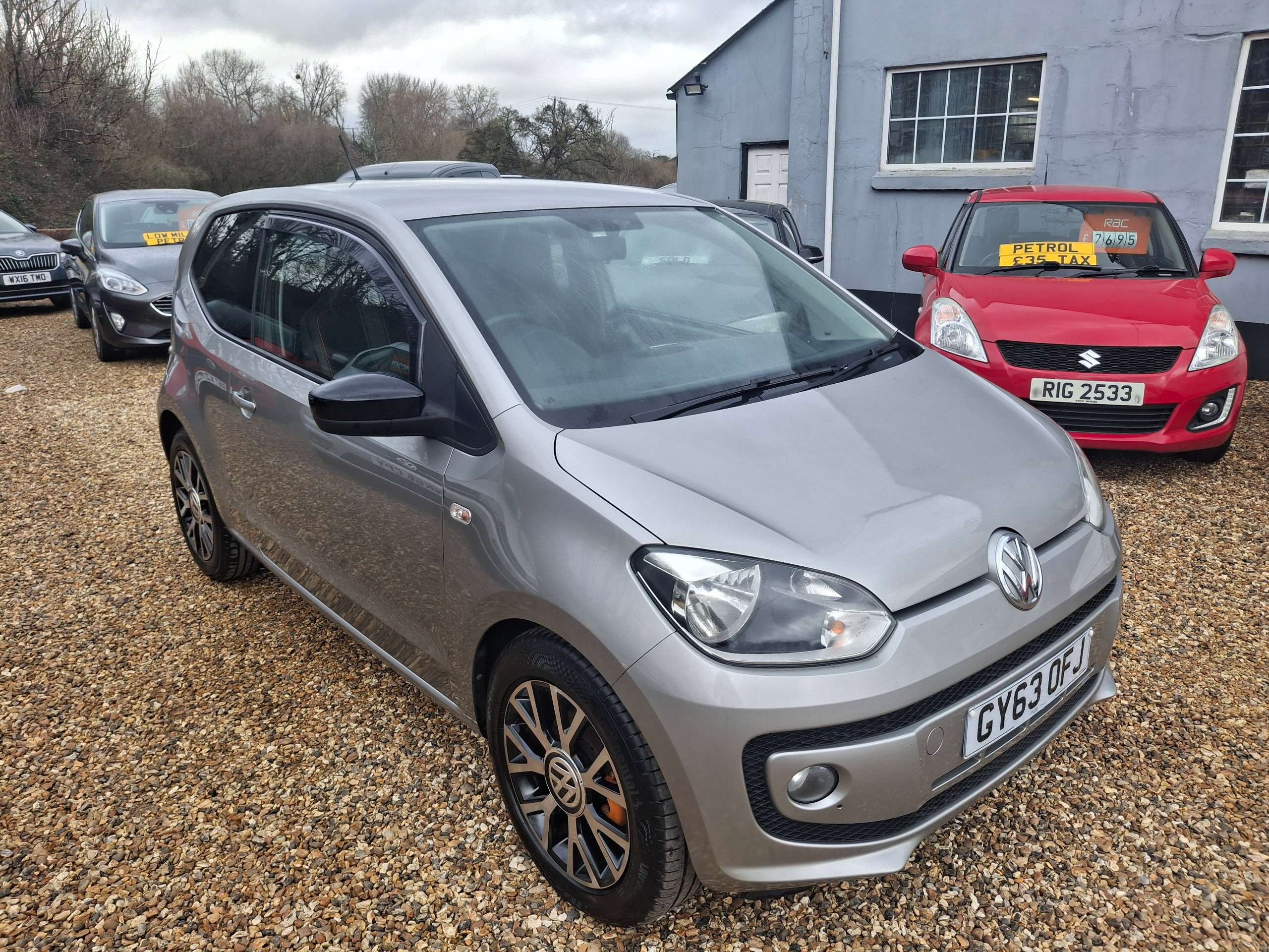 A 2013 VOLKSWAGEN UP! 1.0 Groove up Hatchback 3dr Petrol Manual Euro 5 (75 ps) A 2013 VOLKSWAGEN UP! 1.0 Groove up Hatchback 3dr Petrol Manual Euro 5 (75 ps)