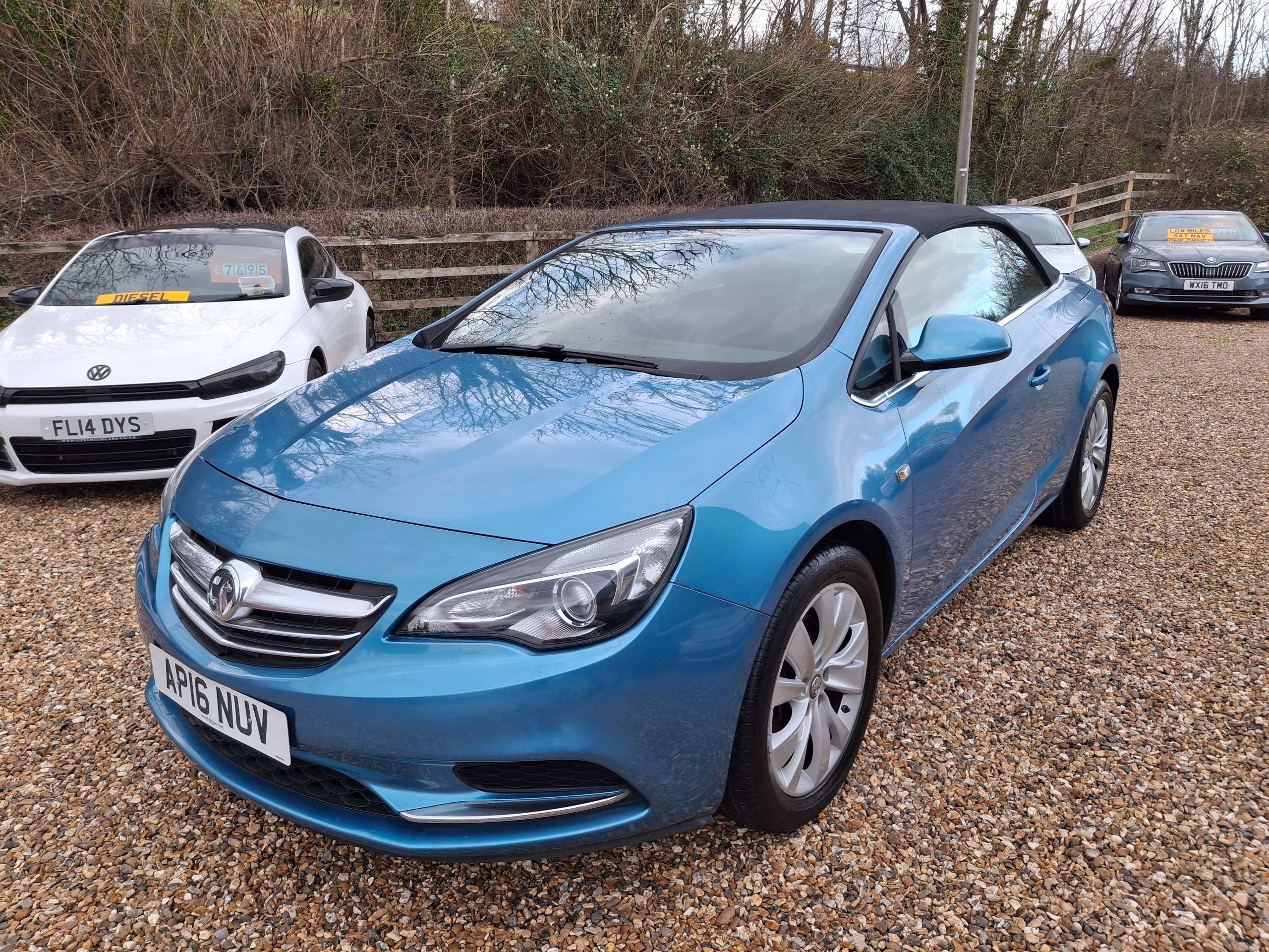 A 2016 VAUXHALL CASCADA 1.4i Turbo SE Convertible 2dr Petrol Manual Euro 6 (s/s) (140 ps) A 2016 VAUXHALL CASCADA 1.4i Turbo SE Convertible 2dr Petrol Manual Euro 6 (s/s) (140 ps)