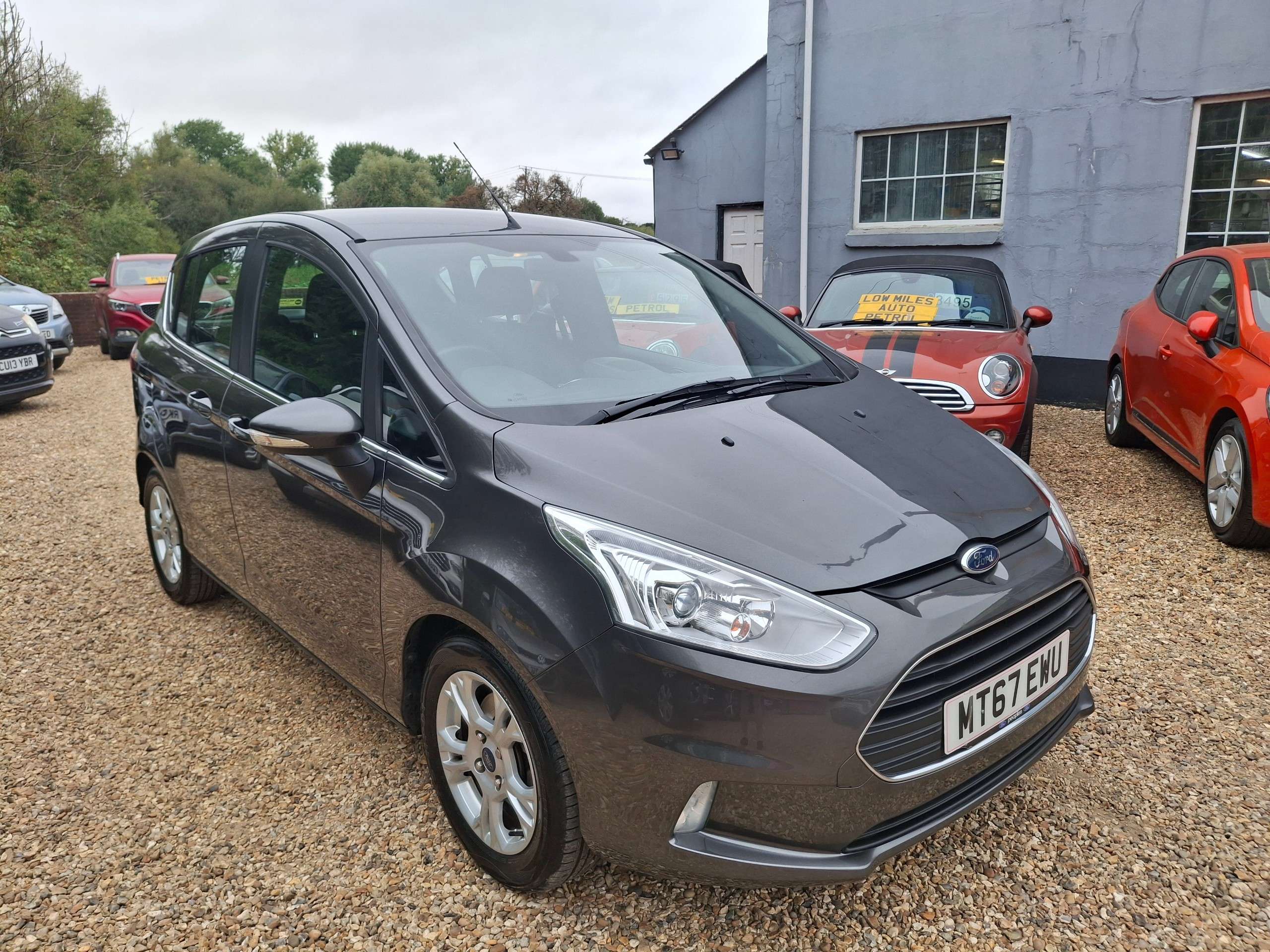 A 2017 FORD B-MAX 1.0T EcoBoost Zetec Navigator MPV 5dr Petrol Manual Euro 6 (100 ps) A 2017 FORD B-MAX 1.0T EcoBoost Zetec Navigator MPV 5dr Petrol Manual Euro 6 (100 ps)