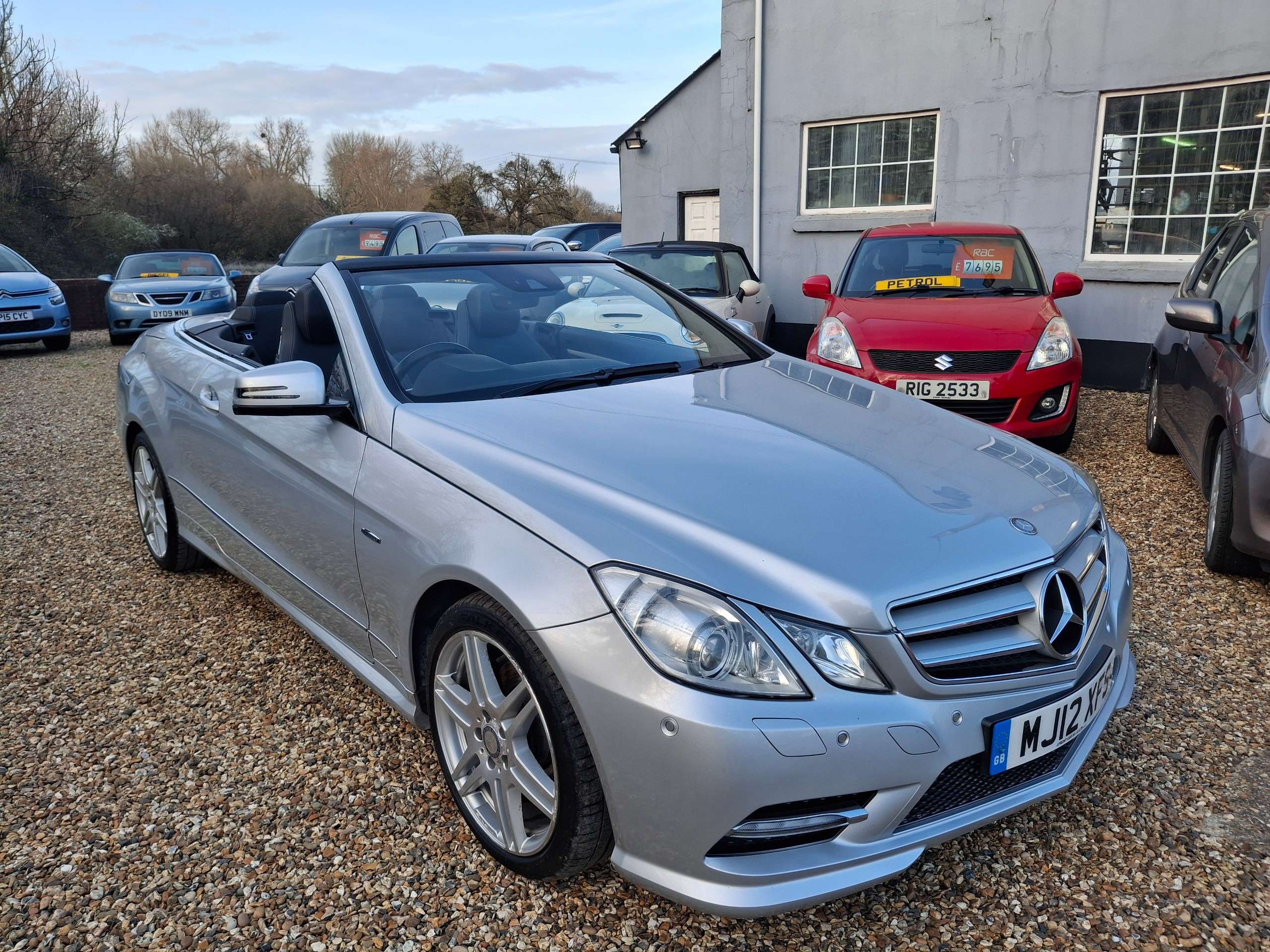 A 2012 MERCEDES-BENZ E CLASS 2.1 E220 CDI BlueEfficiency Sport Cabriolet 2dr Diesel G-Tronic+ Euro 5 (s/s) (170 ps) A 2012 MERCEDES-BENZ E CLASS 2.1 E220 CDI BlueEfficiency Sport Cabriolet 2dr Diesel G-Tronic+ Euro 5 (s/s) (170 ps)