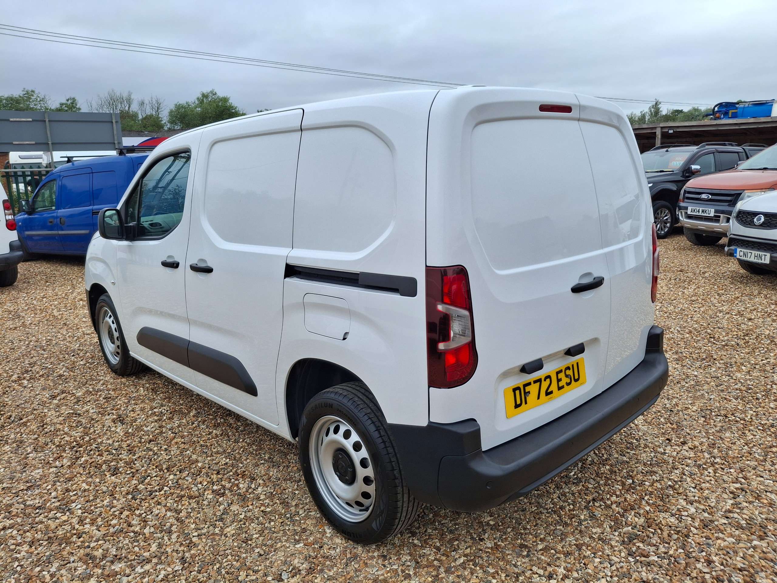 A 2022 VAUXHALL COMBO 1.5 Turbo D 2300 Prime Panel Van 5dr Diesel Manual L1 H1 Euro 6 (s/s) (100 ps) A 2022 VAUXHALL COMBO 1.5 Turbo D 2300 Prime Panel Van 5dr Diesel Manual L1 H1 Euro 6 (s/s) (100 ps)