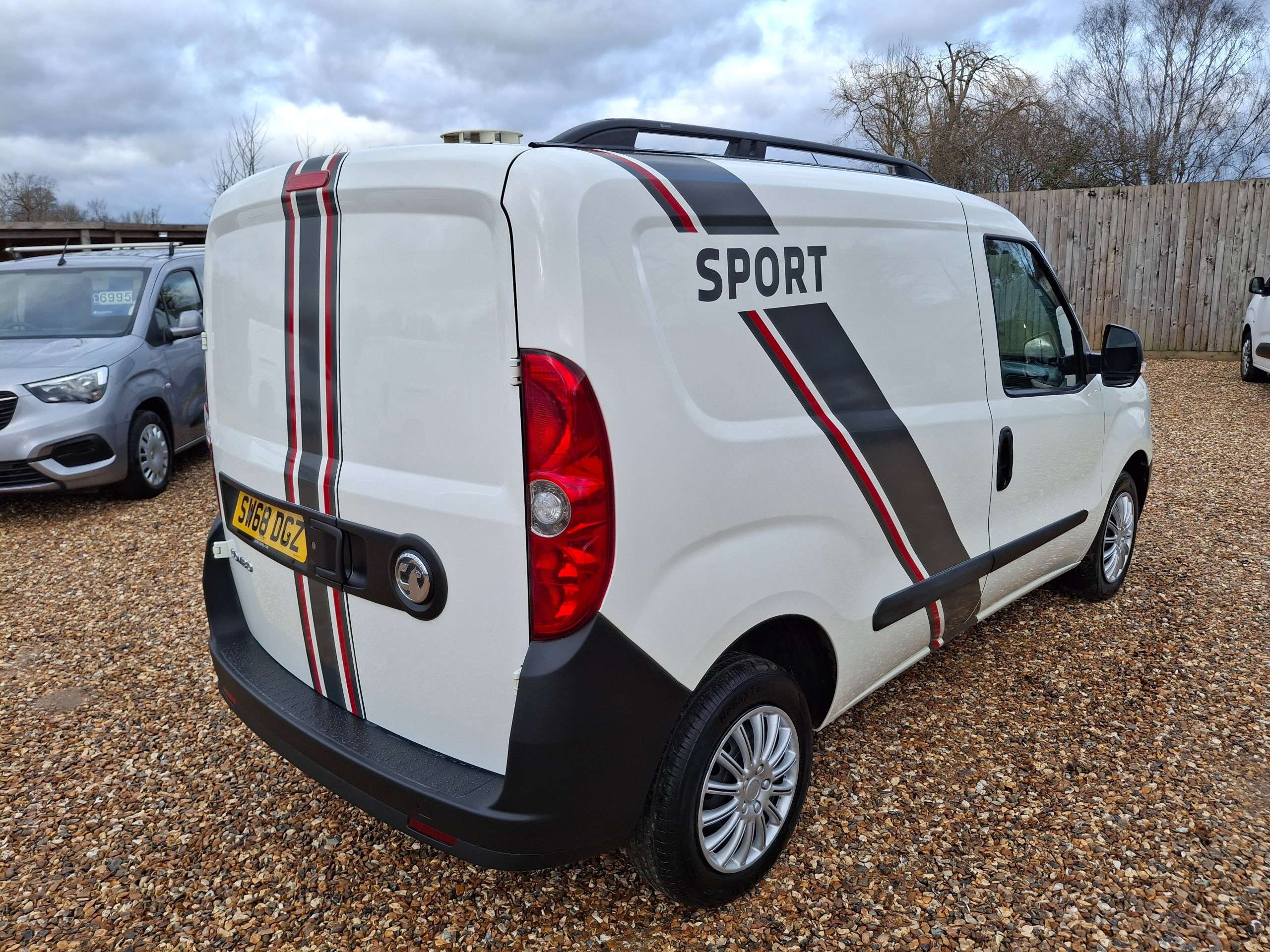 A 2018 VAUXHALL COMBO 1.3 CDTi 2000 Temperature Controlled 3dr Diesel Manual FWD L1 H1 (133 g/km, 94 bhp) A 2018 VAUXHALL COMBO 1.3 CDTi 2000 Temperature Controlled 3dr Diesel Manual FWD L1 H1 (133 g/km, 94 bhp)