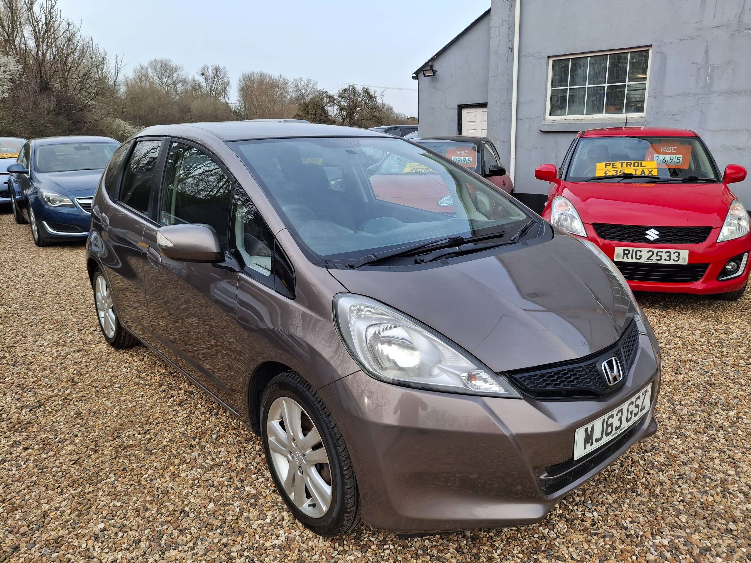 A 2014 HONDA JAZZ 1.4 i-VTEC ES Plus Hatchback 5dr Petrol Manual Euro 5 (99 ps) A 2014 HONDA JAZZ 1.4 i-VTEC ES Plus Hatchback 5dr Petrol Manual Euro 5 (99 ps)