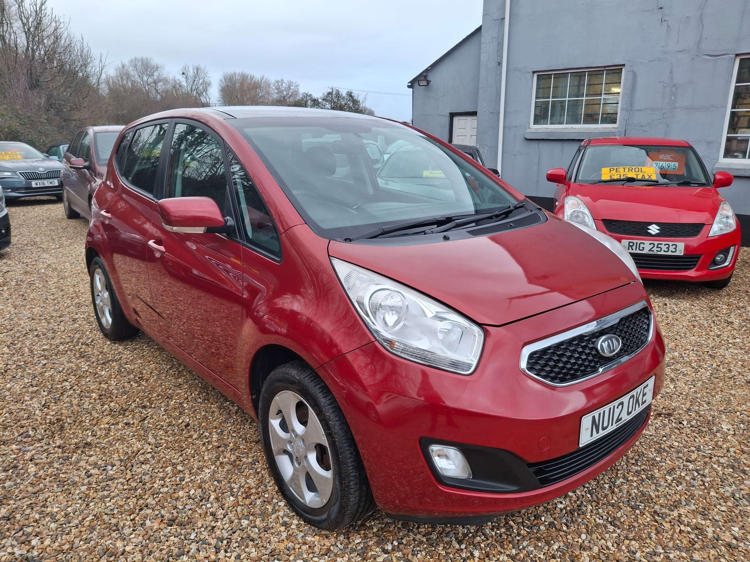 A 2012 KIA VENGA 1.6 3 MPV 5dr Petrol Auto Euro 5 (Sat Nav) (123 bhp) A 2012 KIA VENGA 1.6 3 MPV 5dr Petrol Auto Euro 5 (Sat Nav) (123 bhp)