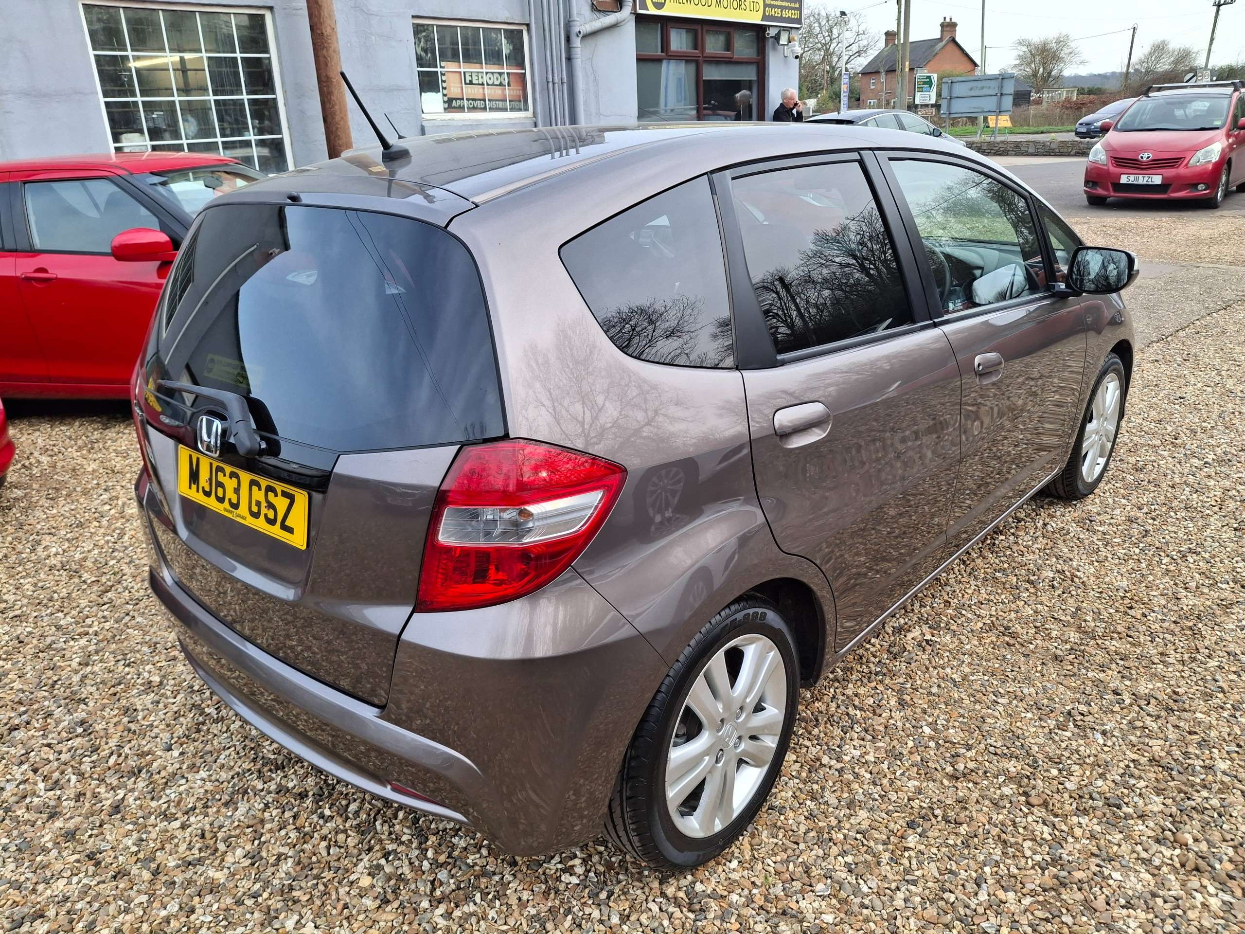 A 2014 HONDA JAZZ 1.4 i-VTEC ES Plus Hatchback 5dr Petrol Manual Euro 5 (99 ps) A 2014 HONDA JAZZ 1.4 i-VTEC ES Plus Hatchback 5dr Petrol Manual Euro 5 (99 ps)