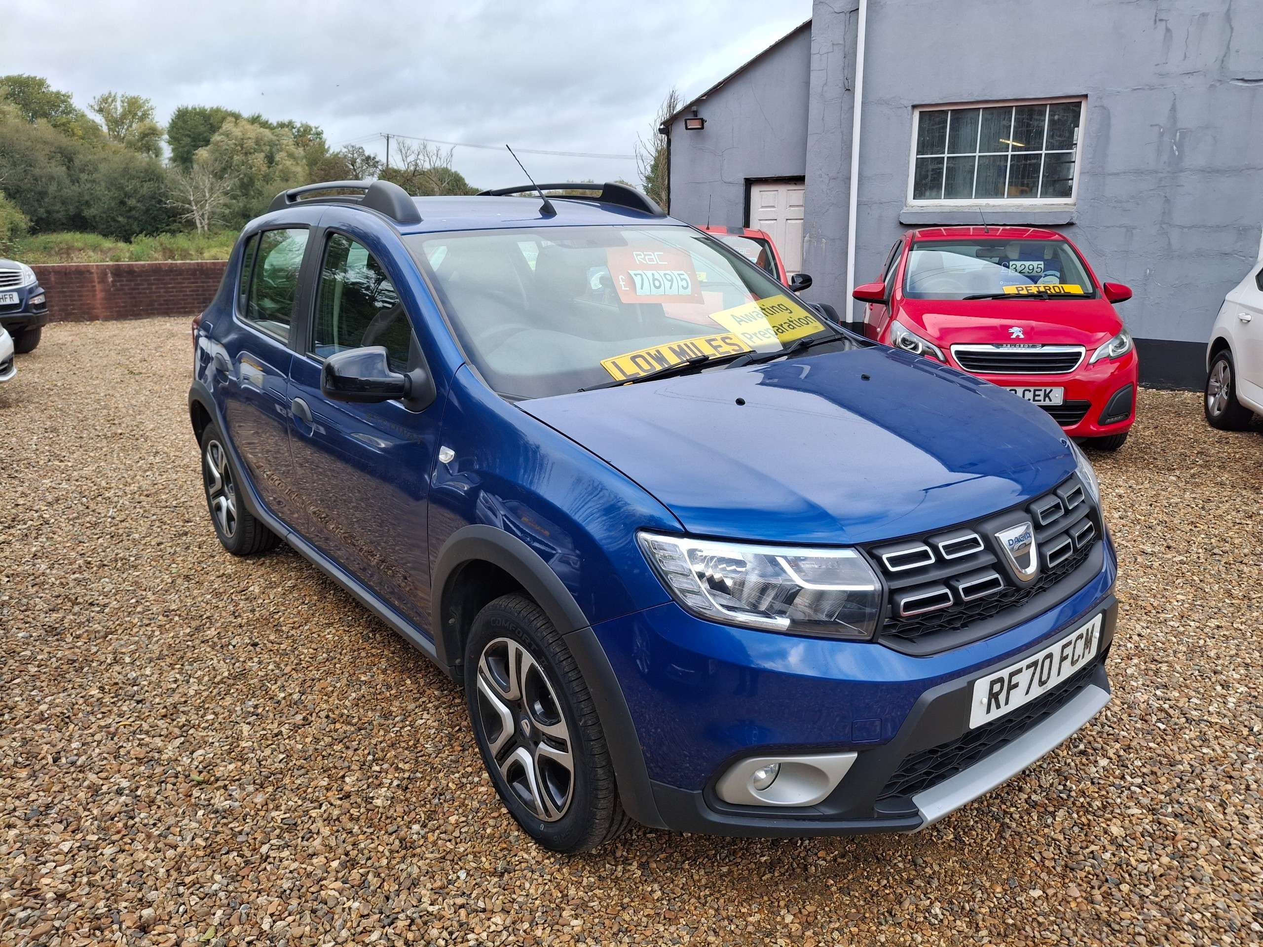 A 2021 DACIA SANDERO STEPWAY 1.0 TCe SE Twenty Hatchback 5dr Bi Fuel Manual Euro 6 (s/s) (100 ps) A 2021 DACIA SANDERO STEPWAY 1.0 TCe SE Twenty Hatchback 5dr Bi Fuel Manual Euro 6 (s/s) (100 ps)