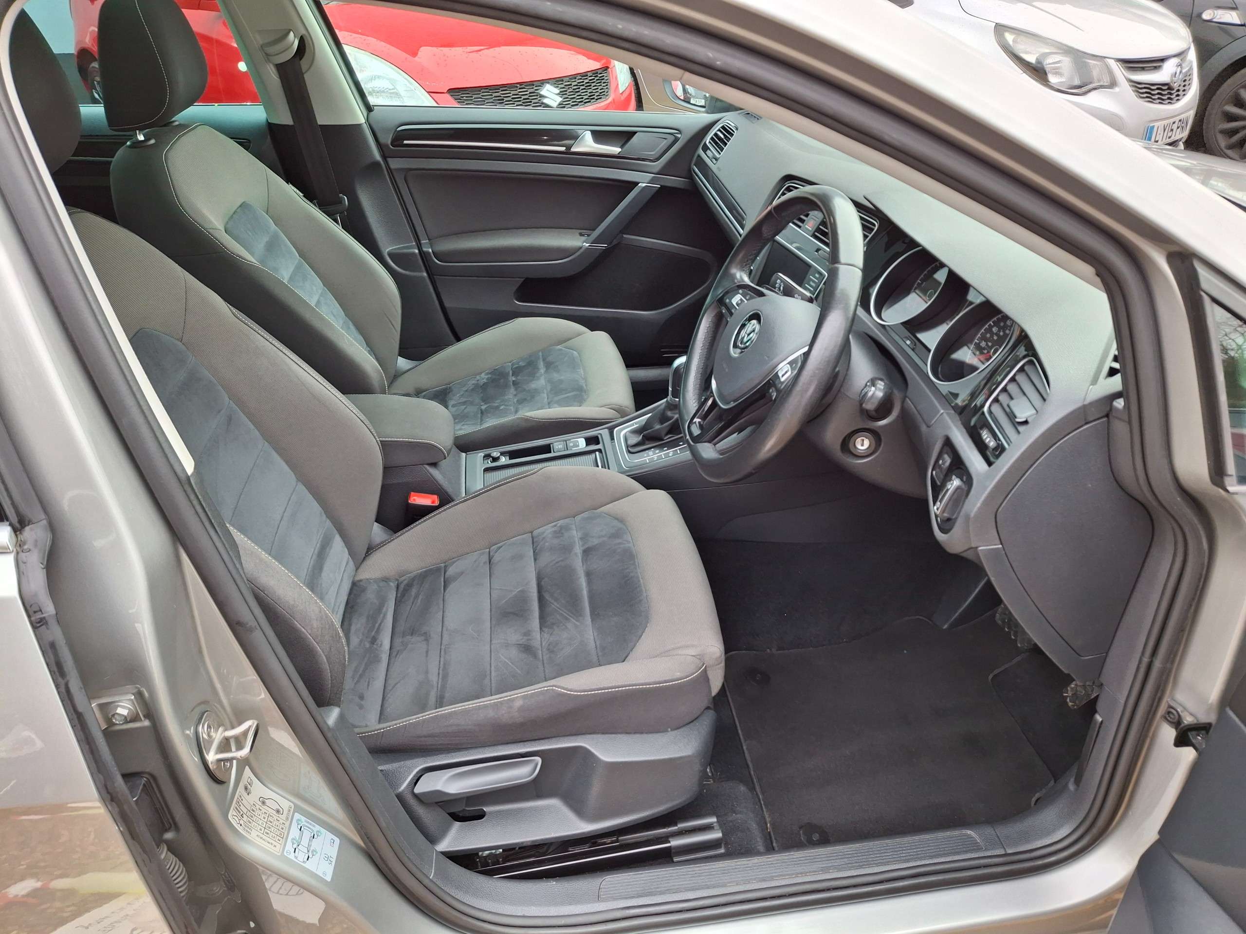 2017 VOLKSWAGEN GOLF 2017 VOLKSWAGEN GOLF