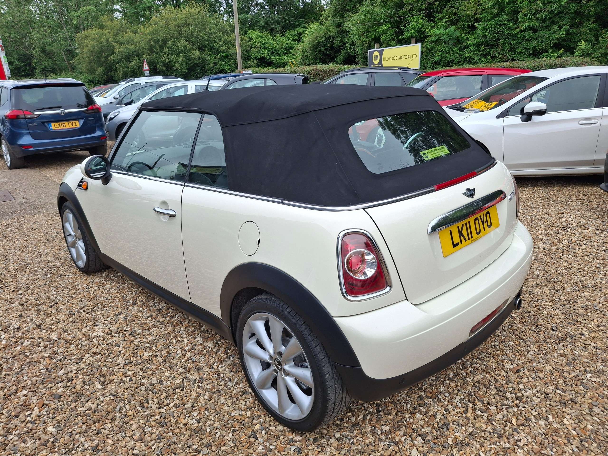 2011 MINI CONVERTIBLE 2011 MINI CONVERTIBLE