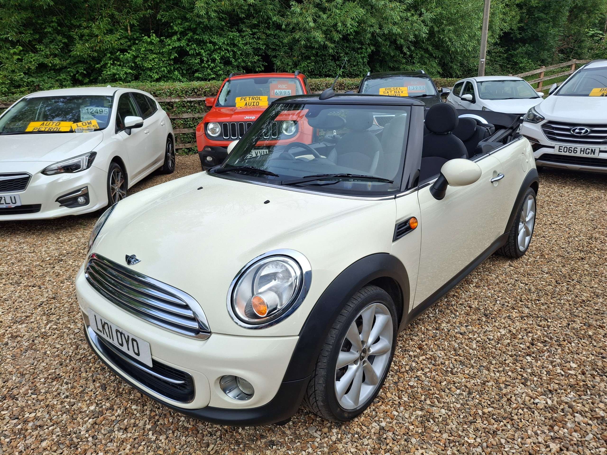 A 2011 MINI CONVERTIBLE 1.6 Cooper Convertible 2dr Petrol Manual Euro 5 (s/s) (122 ps) A 2011 MINI CONVERTIBLE 1.6 Cooper Convertible 2dr Petrol Manual Euro 5 (s/s) (122 ps)