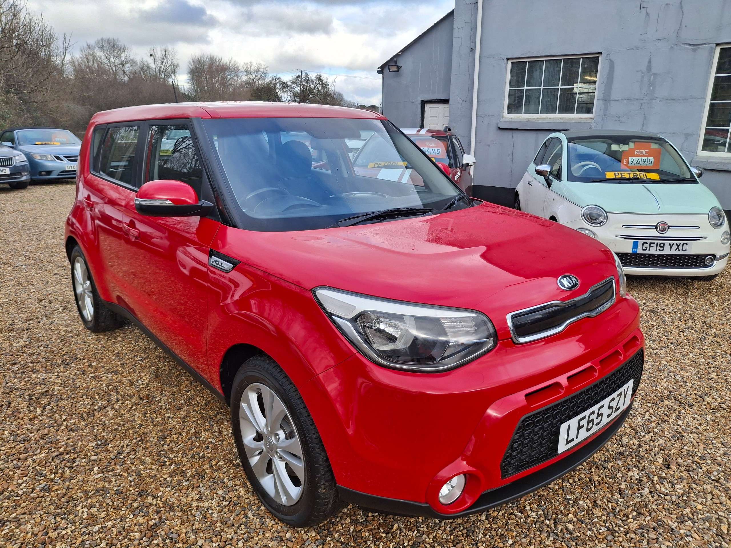 A 2015 KIA SOUL 1.6 GDi Connect SUV 5dr Petrol Manual Euro 6 (130 bhp) A 2015 KIA SOUL 1.6 GDi Connect SUV 5dr Petrol Manual Euro 6 (130 bhp)
