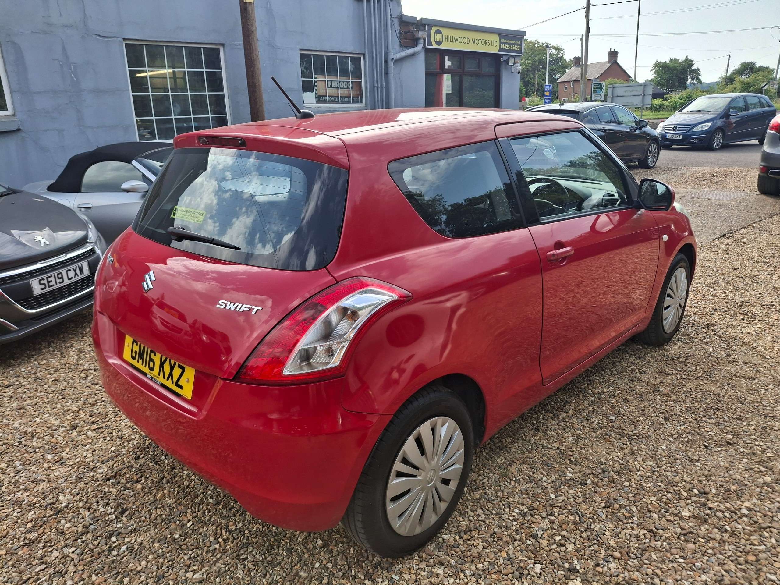A 2016 SUZUKI SWIFT 1.2 SZ2 Hatchback 3dr Petrol Manual Euro 6 (94 ps) A 2016 SUZUKI SWIFT 1.2 SZ2 Hatchback 3dr Petrol Manual Euro 6 (94 ps)
