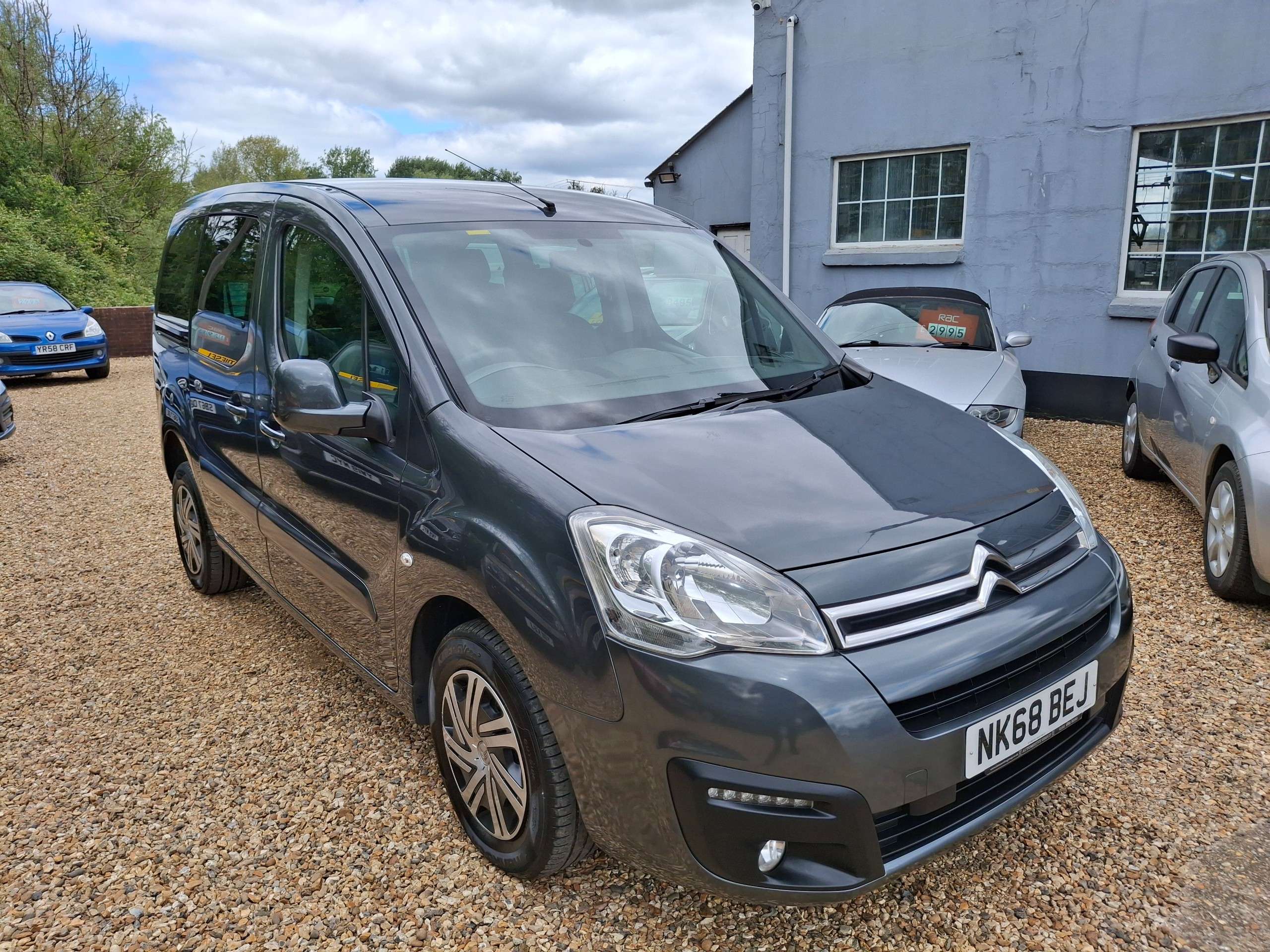 A 2018 CITROEN BERLINGO 1.6 BlueHDi Feel Multispace MPV 5dr Diesel Manual Euro 6 (100 ps) A 2018 CITROEN BERLINGO 1.6 BlueHDi Feel Multispace MPV 5dr Diesel Manual Euro 6 (100 ps)