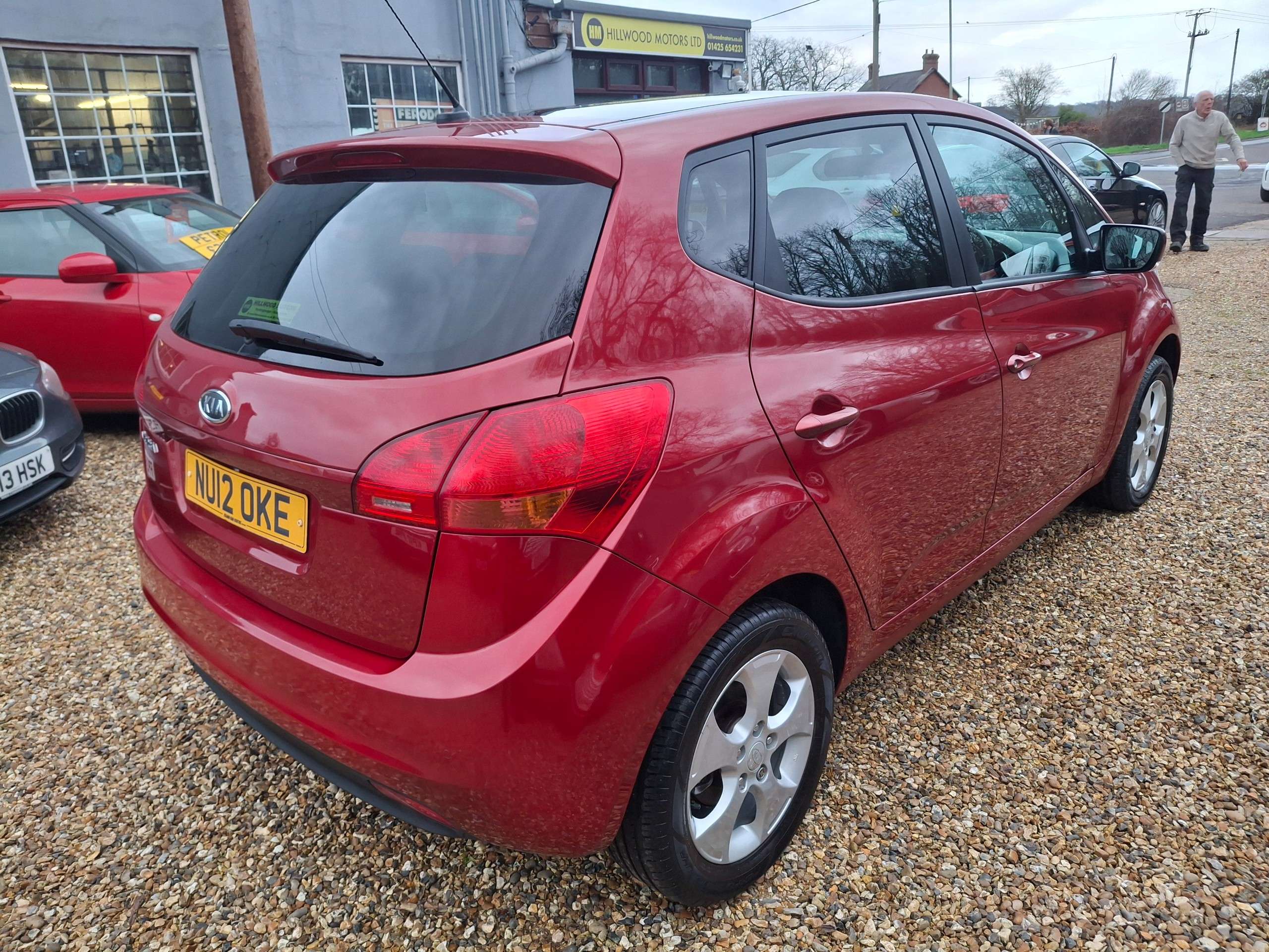 A 2012 KIA VENGA 1.6 3 MPV 5dr Petrol Auto Euro 5 (Sat Nav) (123 bhp) A 2012 KIA VENGA 1.6 3 MPV 5dr Petrol Auto Euro 5 (Sat Nav) (123 bhp)