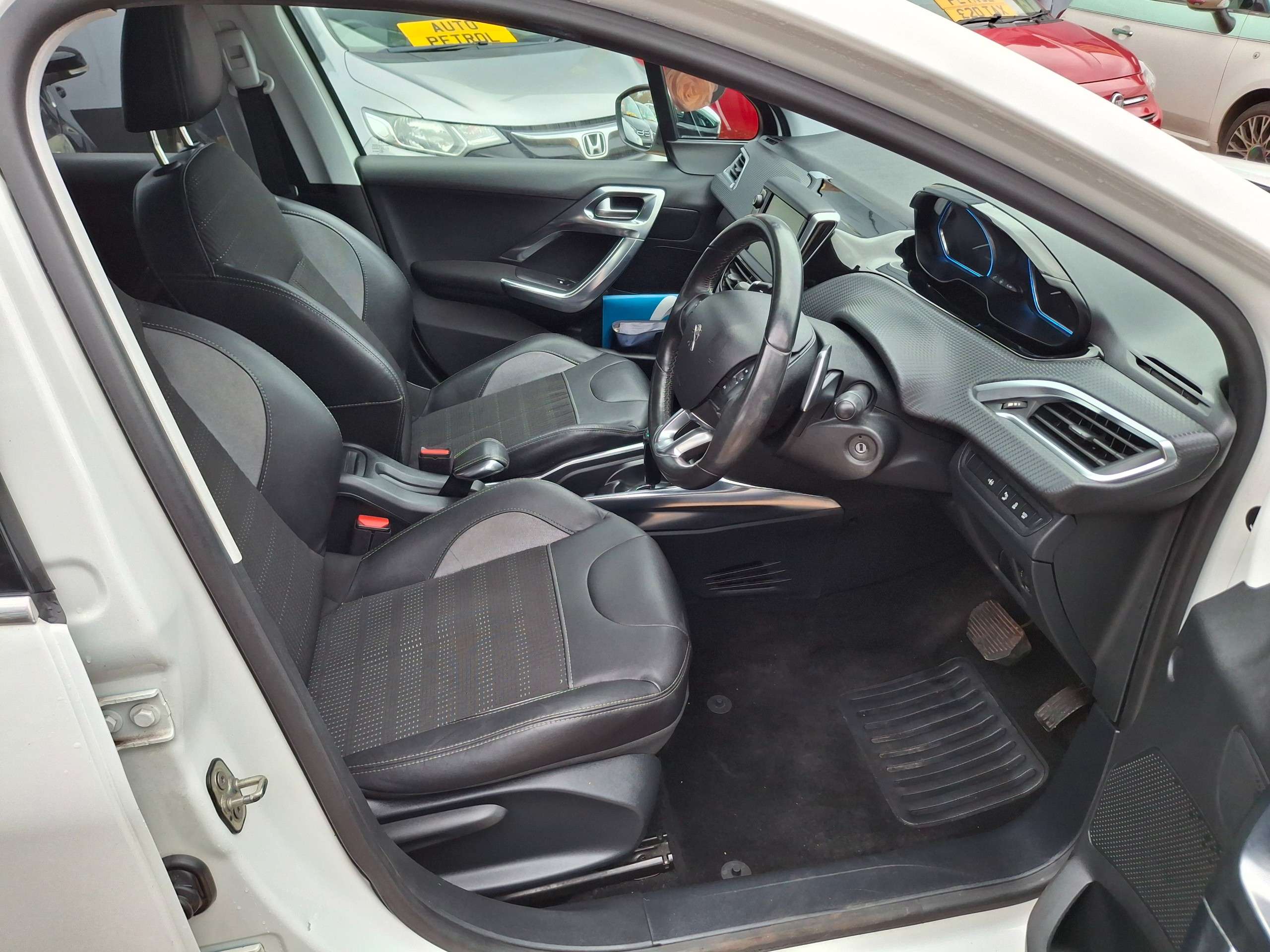 2013 PEUGEOT 2008 2013 PEUGEOT 2008