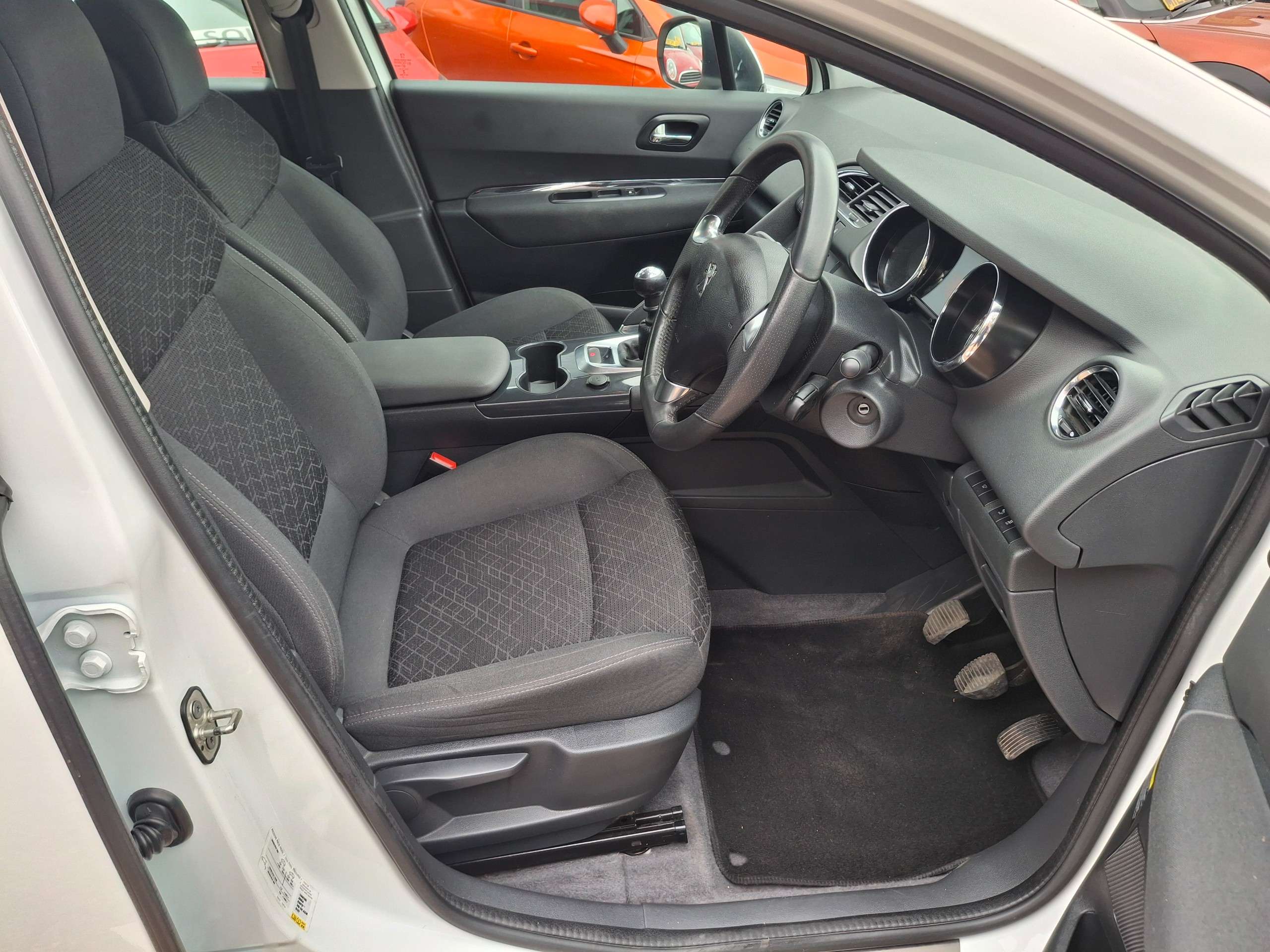 2015 PEUGEOT 3008 2015 PEUGEOT 3008