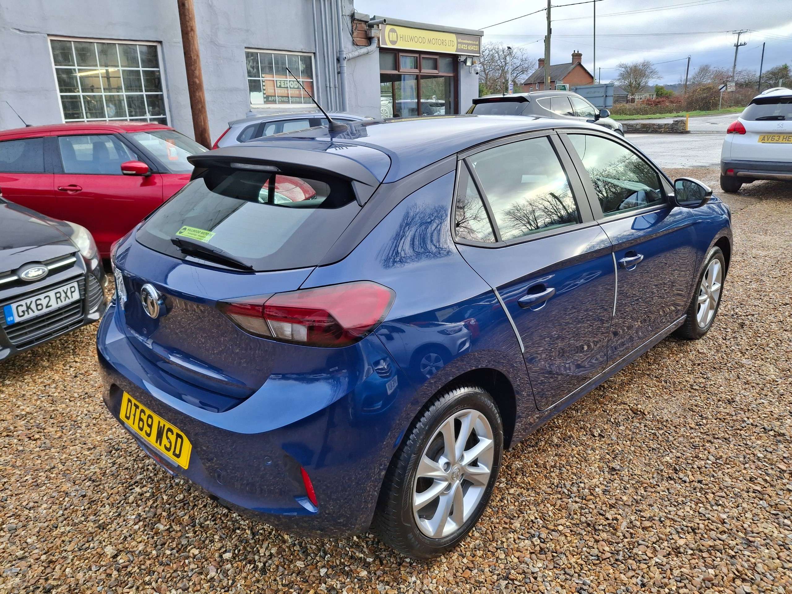 A 2020 VAUXHALL CORSA 1.2 SE Premium Hatchback 5dr Petrol Manual Euro 6 (75 ps) A 2020 VAUXHALL CORSA 1.2 SE Premium Hatchback 5dr Petrol Manual Euro 6 (75 ps)