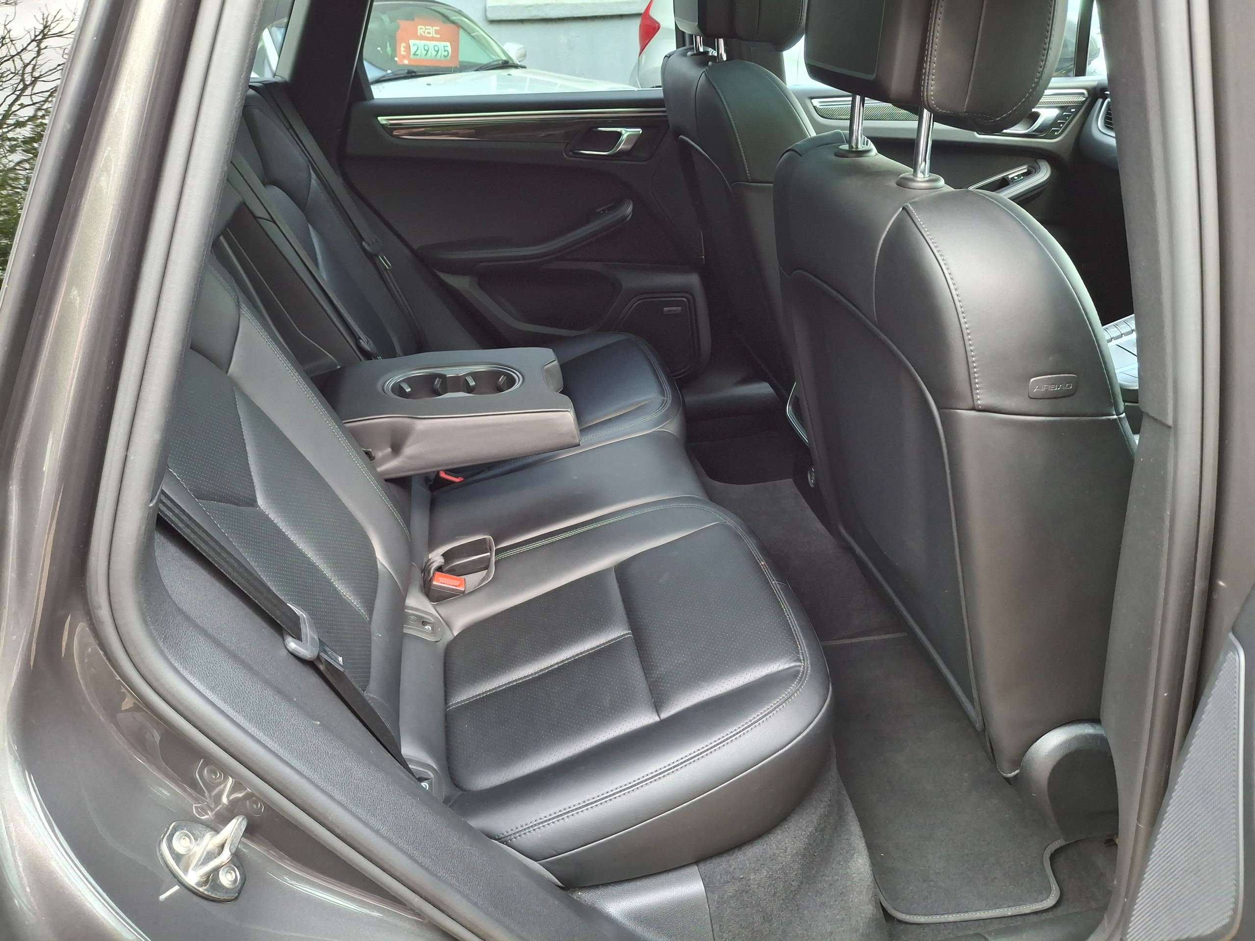 2017 PORSCHE MACAN 2017 PORSCHE MACAN