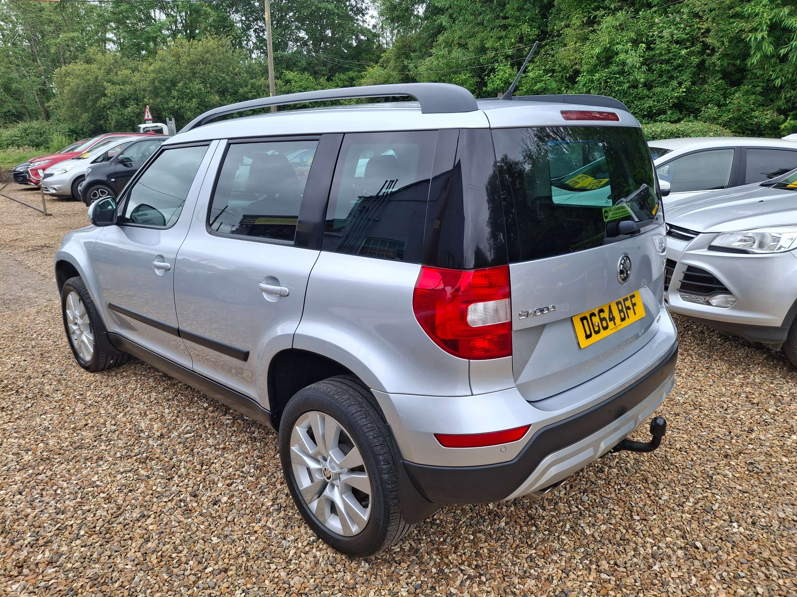 A 2014 SKODA YETI 2.0 TDI Elegance Outdoor 5dr Diesel DSG 4WD Euro 5 (170 ps) A 2014 SKODA YETI 2.0 TDI Elegance Outdoor 5dr Diesel DSG 4WD Euro 5 (170 ps)