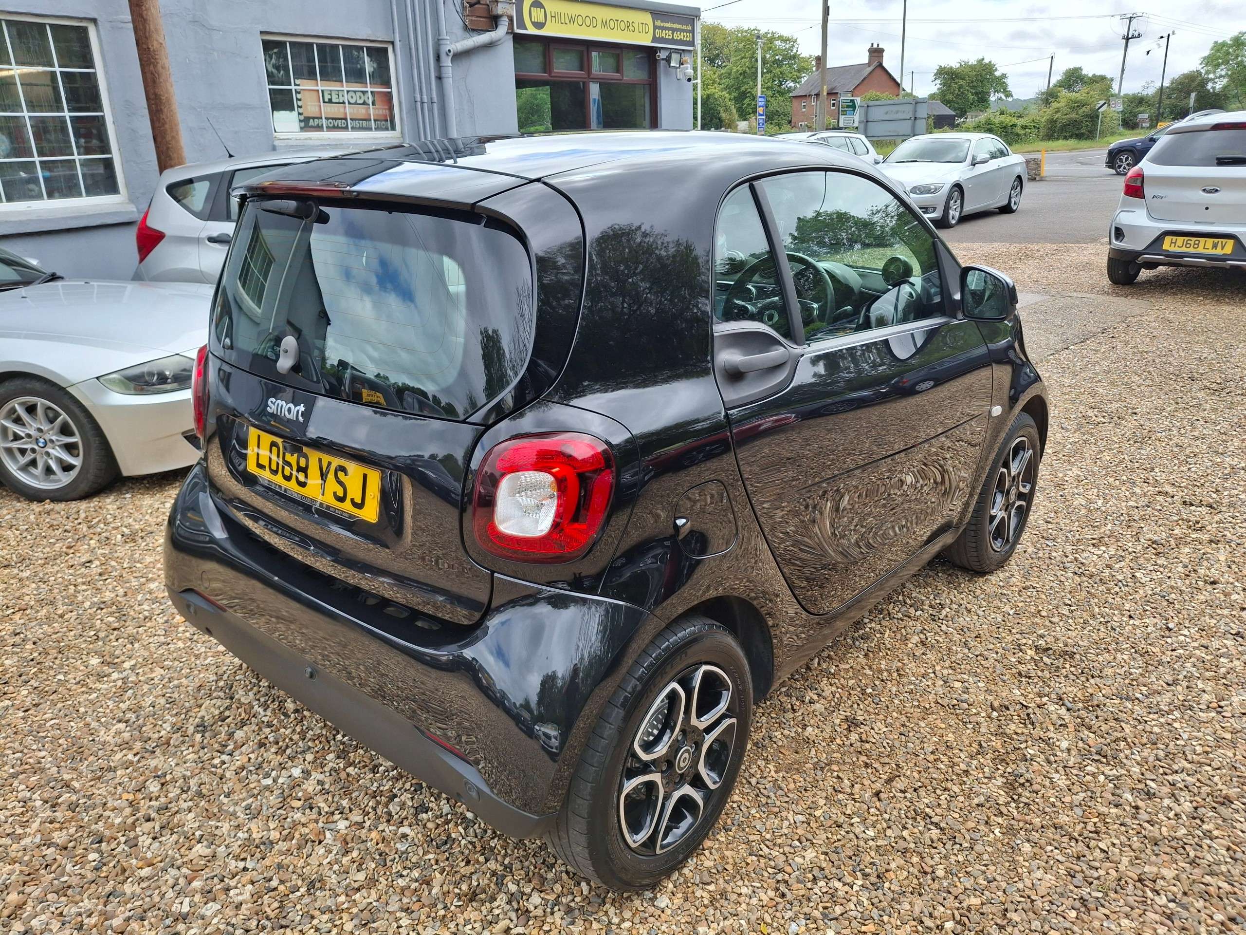 A 2018 SMART FORTWO 0.9T Prime (Premium) Coupe 2dr Petrol Twinamic Euro 6 (s/s) (90 ps) A 2018 SMART FORTWO 0.9T Prime (Premium) Coupe 2dr Petrol Twinamic Euro 6 (s/s) (90 ps)