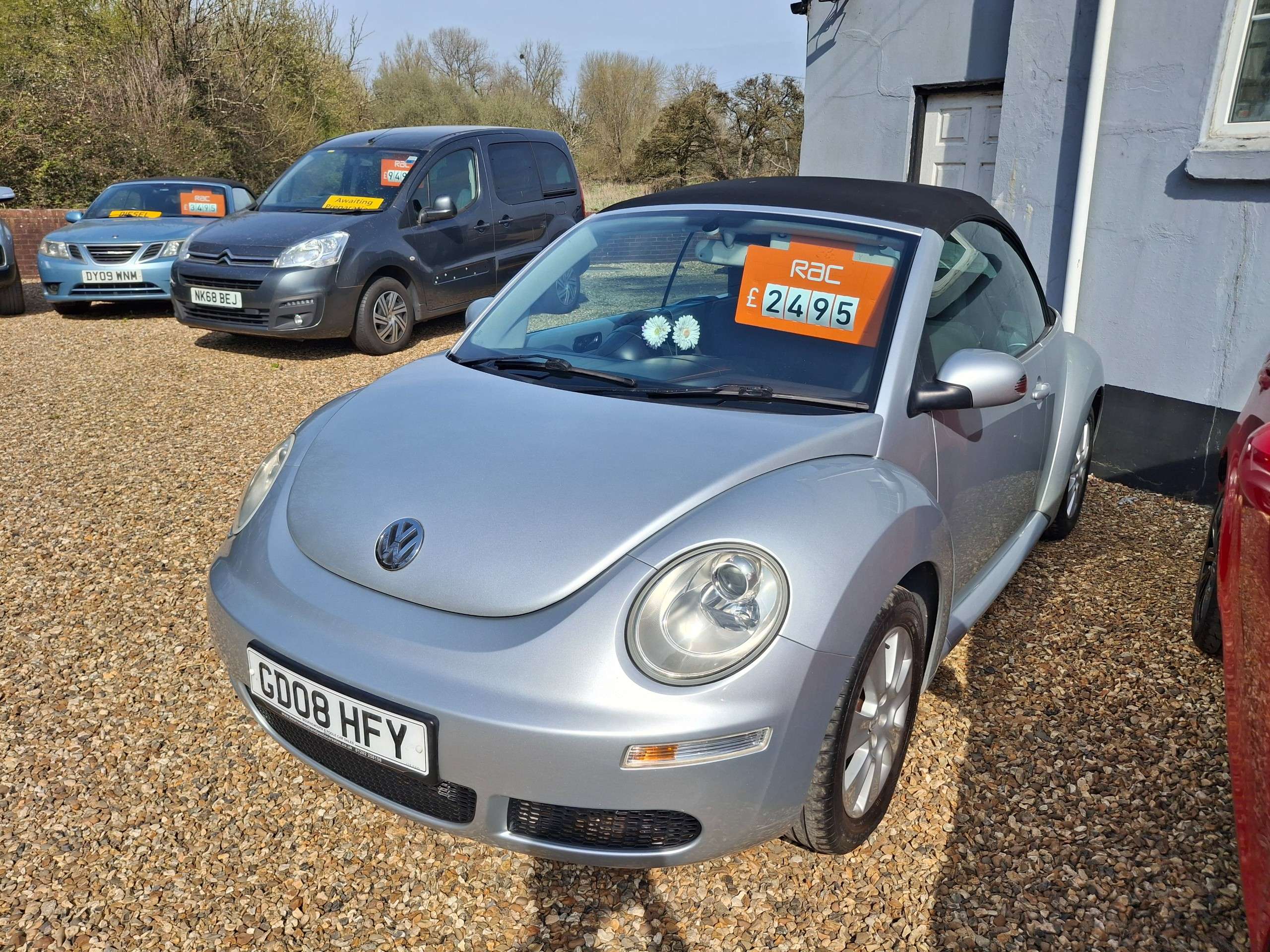 A 2008 VOLKSWAGEN BEETLE 1.6 Luna Cabriolet 2dr Petrol Manual Euro 4 (102 ps) A 2008 VOLKSWAGEN BEETLE 1.6 Luna Cabriolet 2dr Petrol Manual Euro 4 (102 ps)
