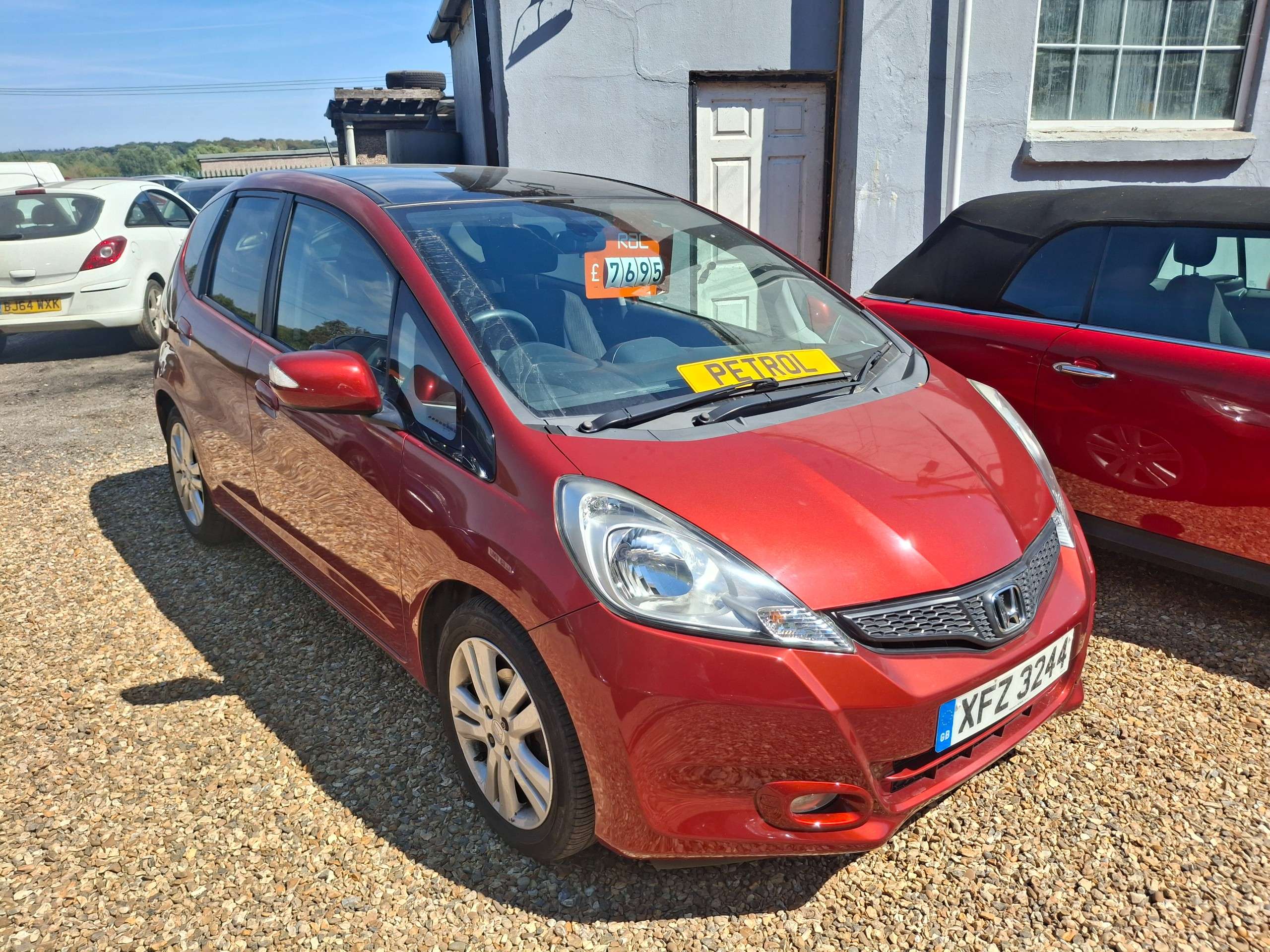 A 2015 HONDA JAZZ 1.4 i-VTEC EX Hatchback 5dr Petrol Manual Euro 5 (99 ps) A 2015 HONDA JAZZ 1.4 i-VTEC EX Hatchback 5dr Petrol Manual Euro 5 (99 ps)