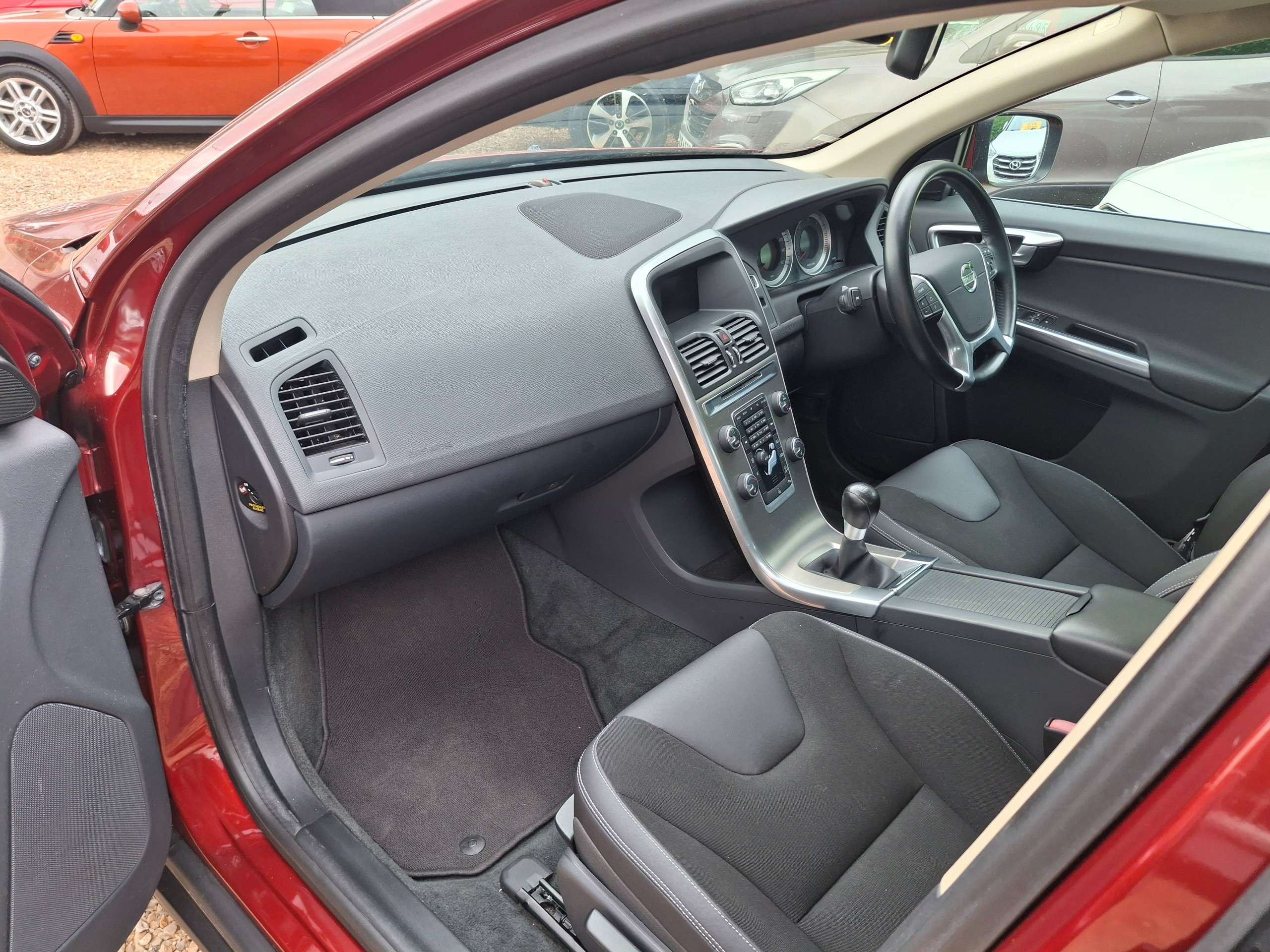 2013 VOLVO XC60 2013 VOLVO XC60