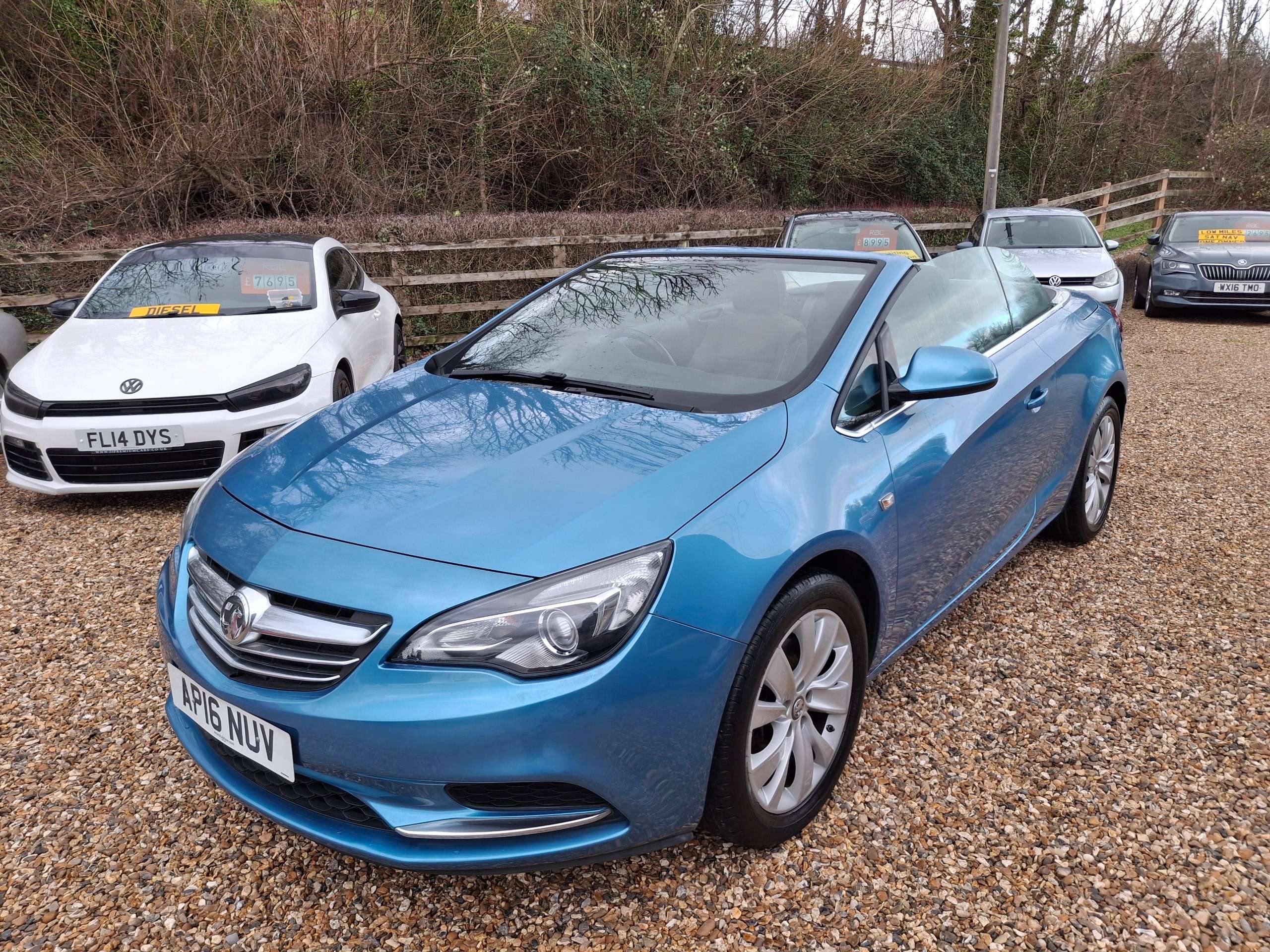 A 2016 VAUXHALL CASCADA 1.4i Turbo SE Convertible 2dr Petrol Manual Euro 6 (s/s) (140 ps) A 2016 VAUXHALL CASCADA 1.4i Turbo SE Convertible 2dr Petrol Manual Euro 6 (s/s) (140 ps)