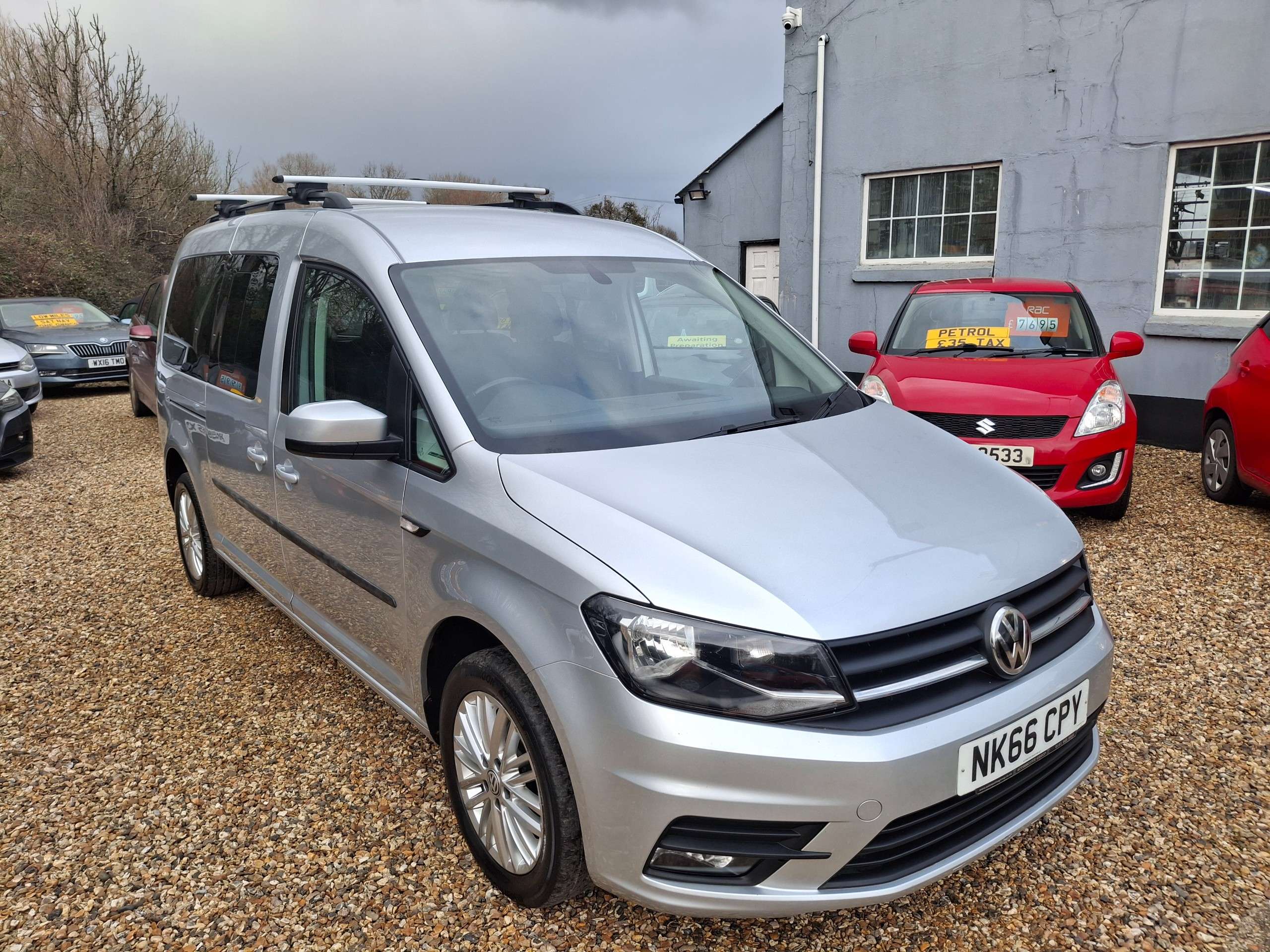 A 2016 VOLKSWAGEN CADDY MAXI LIFE 2.0 TDI BlueMotion Tech MPV 5dr Diesel Manual Euro 6 (s/s) (102 ps) A 2016 VOLKSWAGEN CADDY MAXI LIFE 2.0 TDI BlueMotion Tech MPV 5dr Diesel Manual Euro 6 (s/s) (102 ps)
