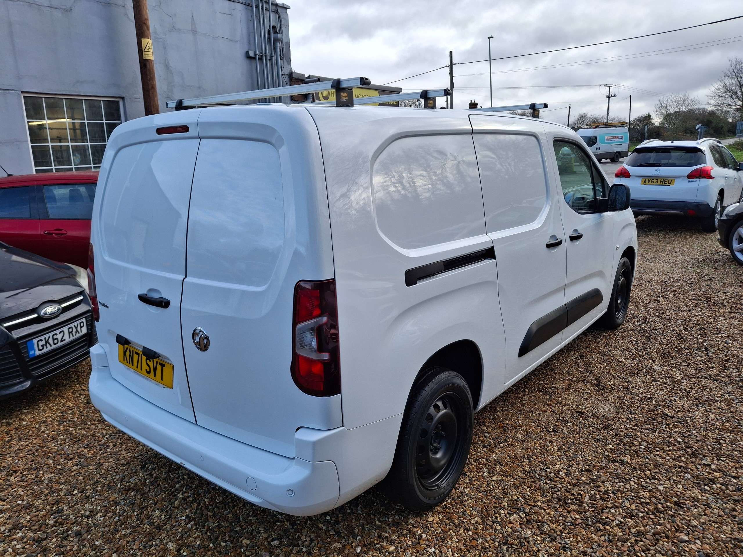 A 2021 VAUXHALL COMBO 1.5 Turbo D 2300 Sportive Panel Van 4dr Diesel Manual L2 H1 Euro 6 (100 ps) A 2021 VAUXHALL COMBO 1.5 Turbo D 2300 Sportive Panel Van 4dr Diesel Manual L2 H1 Euro 6 (100 ps)