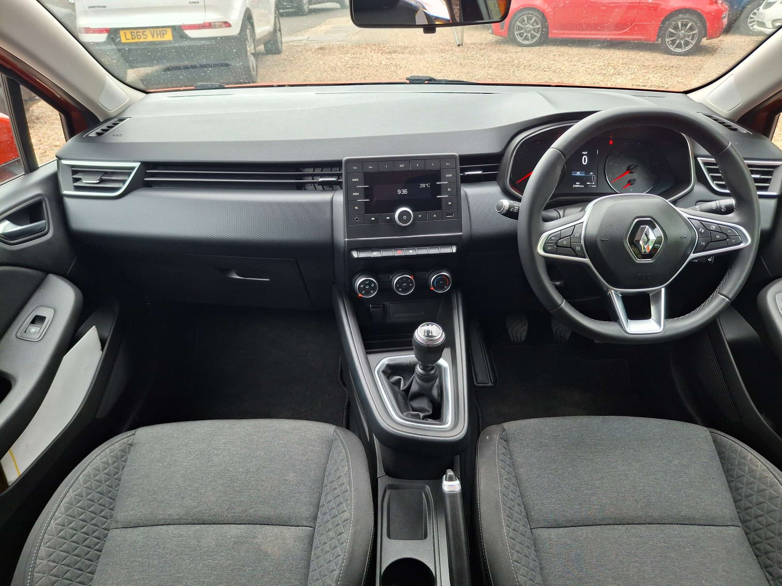 2021 RENAULT CLIO 2021 RENAULT CLIO