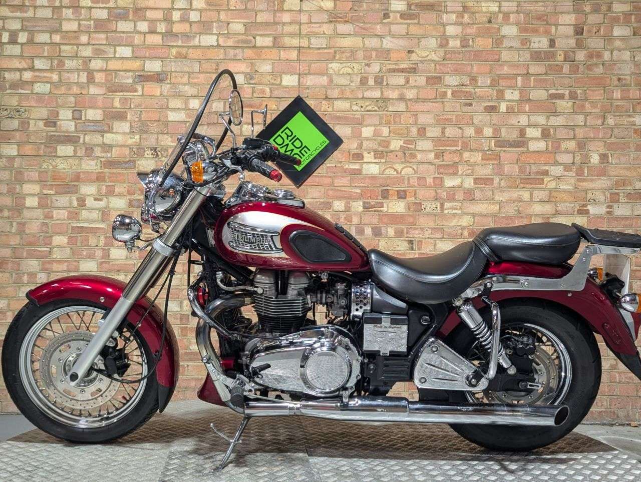 2001 TRIUMPH BONNEVILLE AMERICA 2001 TRIUMPH BONNEVILLE AMERICA