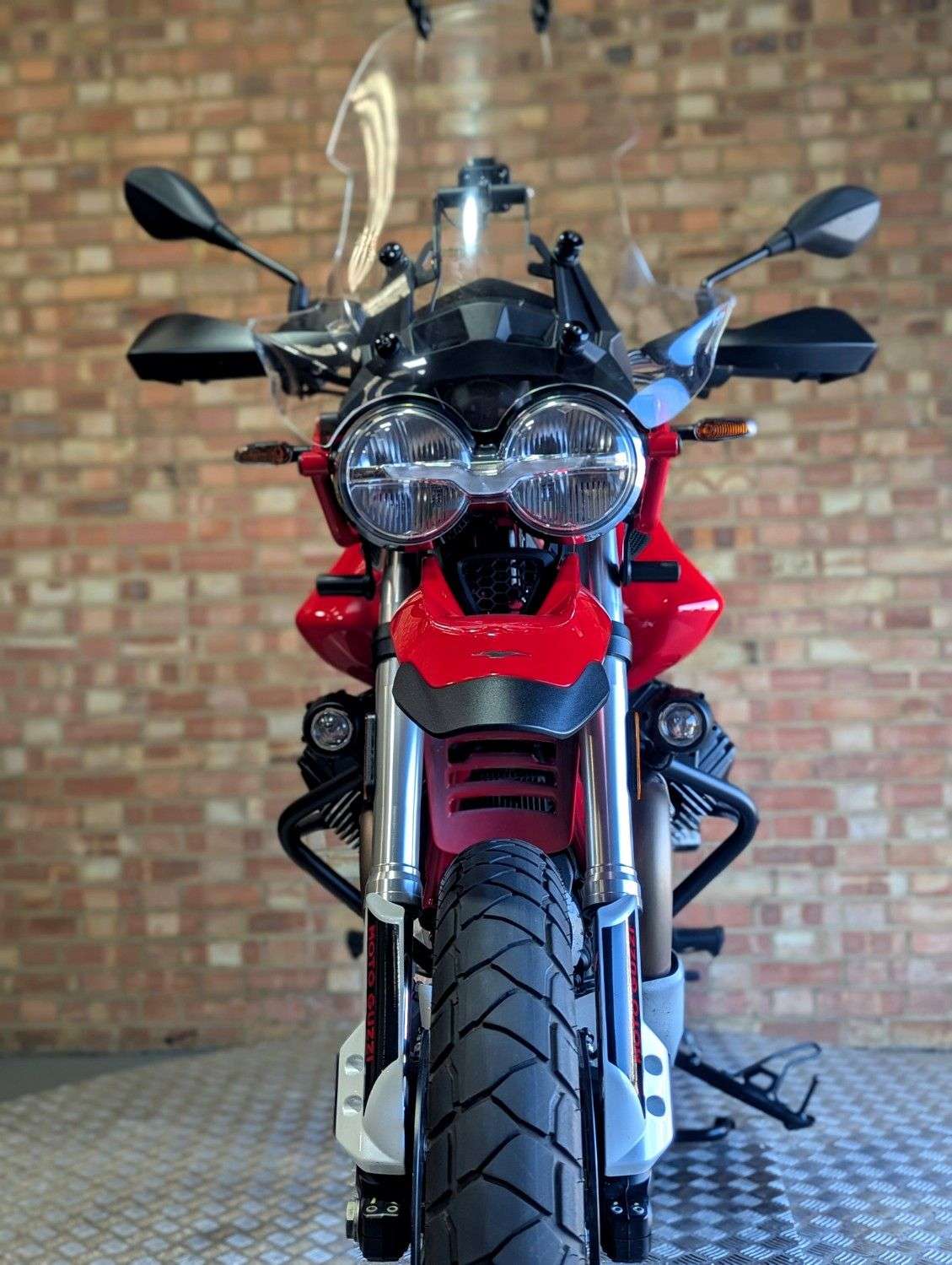 2023 MOTO GUZZI V85 TT 2023 MOTO GUZZI V85 TT