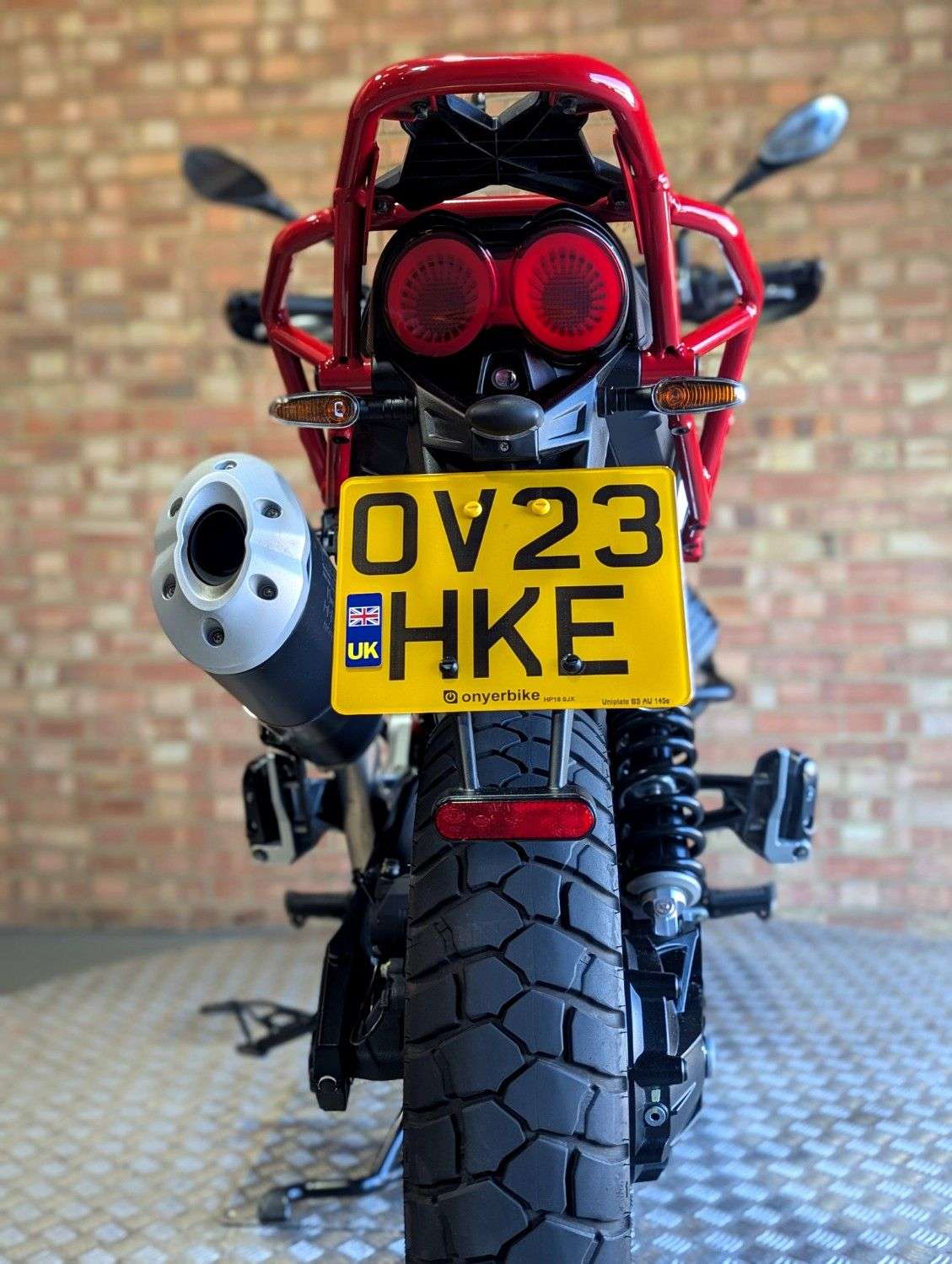 2023 MOTO GUZZI V85 TT 2023 MOTO GUZZI V85 TT