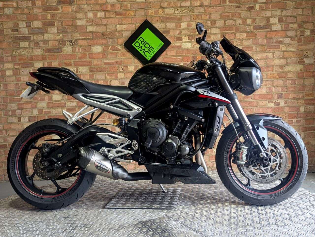 2017 TRIUMPH STREET TRIPLE RS 2017 TRIUMPH STREET TRIPLE RS