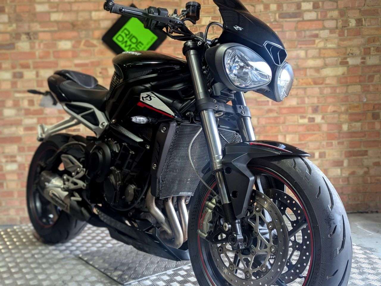 2017 TRIUMPH STREET TRIPLE RS 2017 TRIUMPH STREET TRIPLE RS