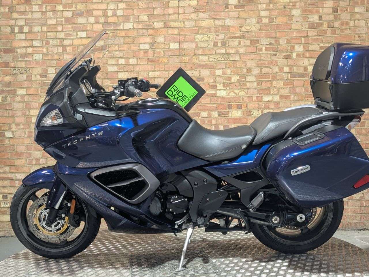 2014 TRIUMPH TROPHY 1200 2014 TRIUMPH TROPHY 1200