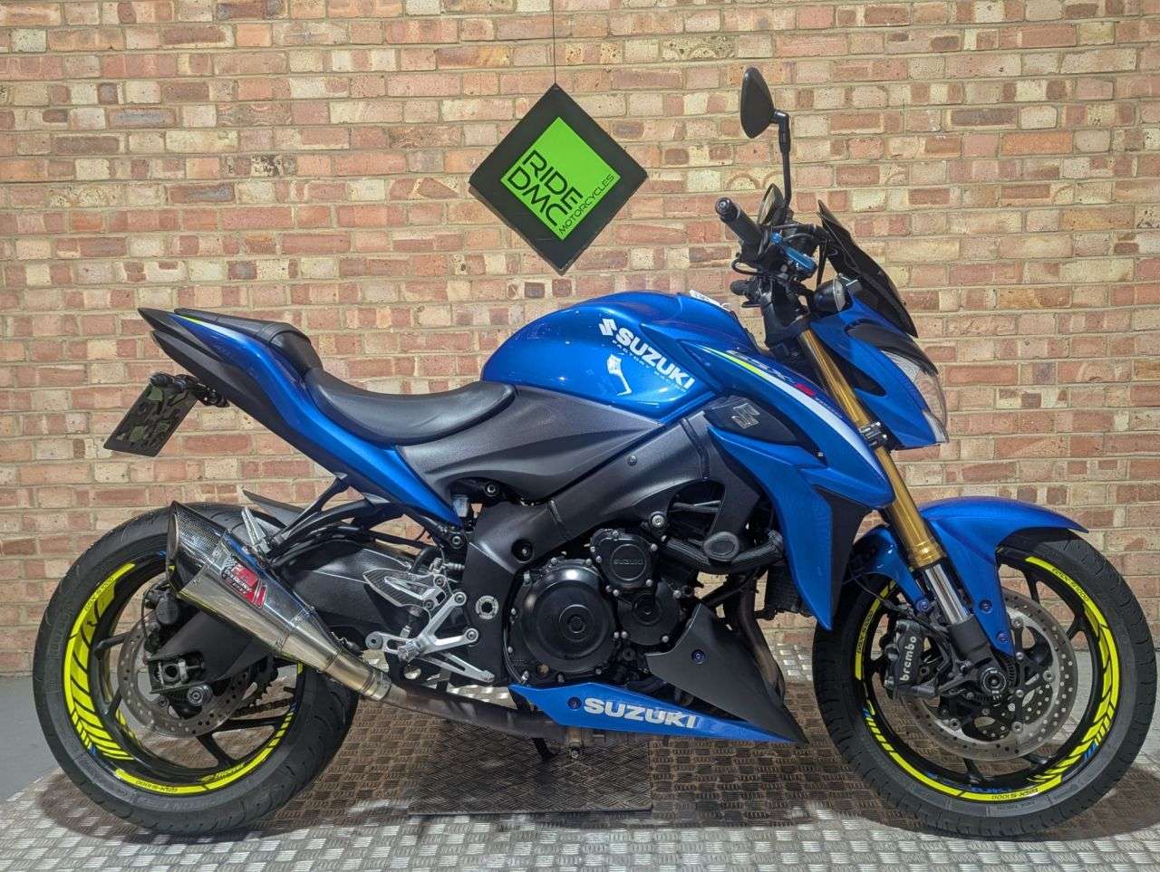 2016 SUZUKI GSX-S1000 2016 SUZUKI GSX-S1000