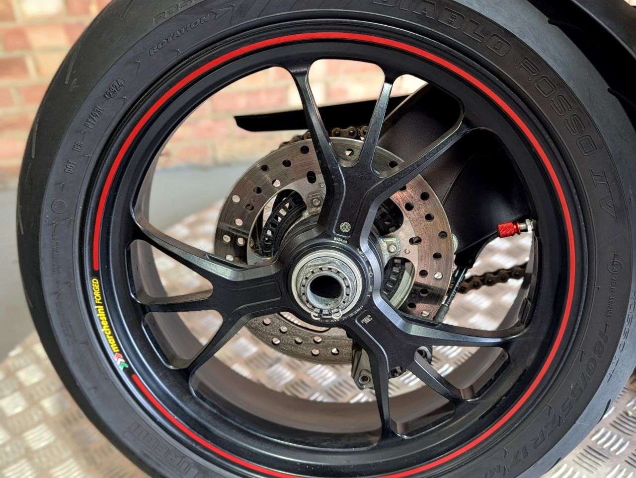 2019 DUCATI HYPERMOTARD 950 2019 DUCATI HYPERMOTARD 950