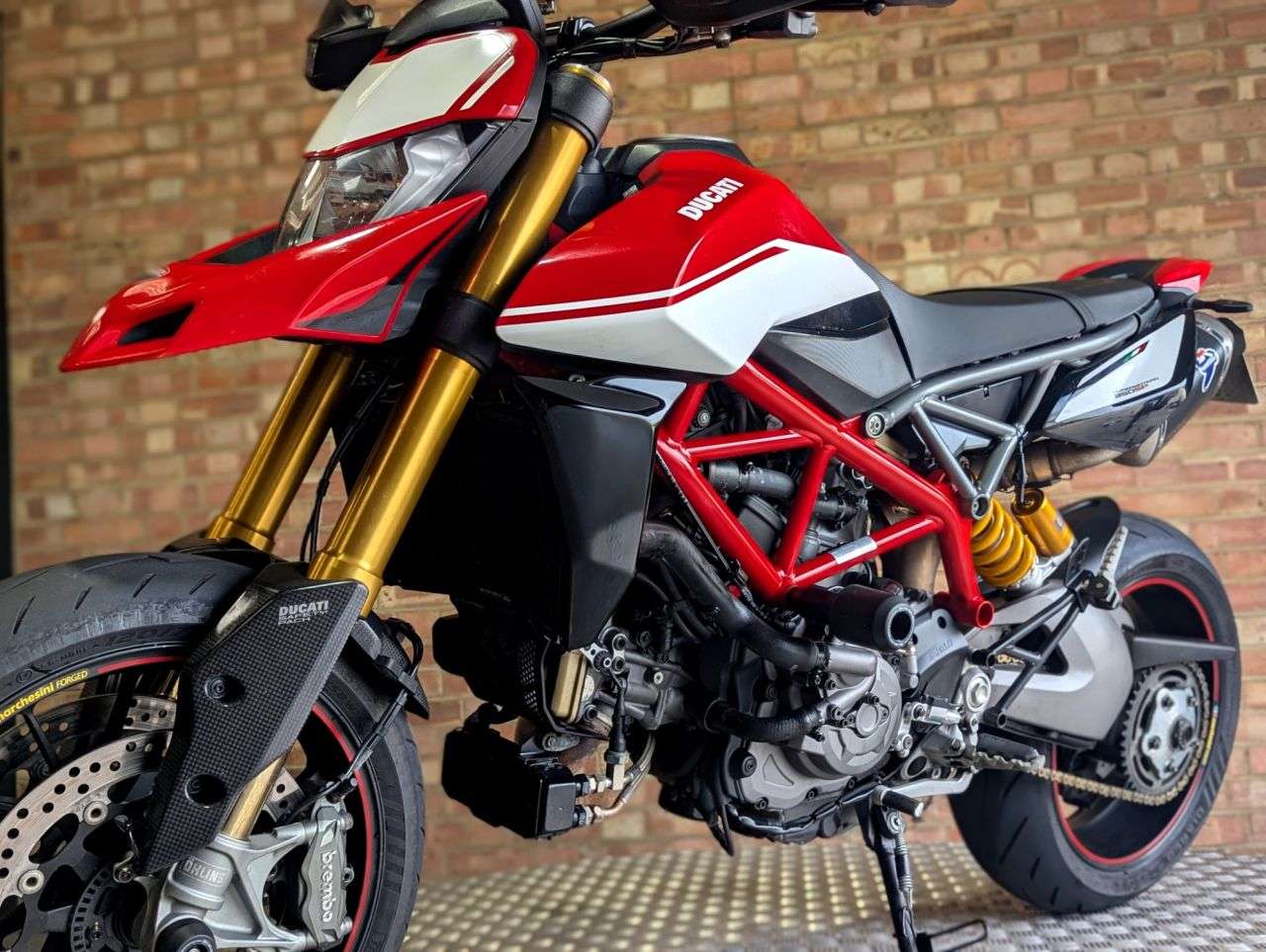 2019 DUCATI HYPERMOTARD 950 2019 DUCATI HYPERMOTARD 950